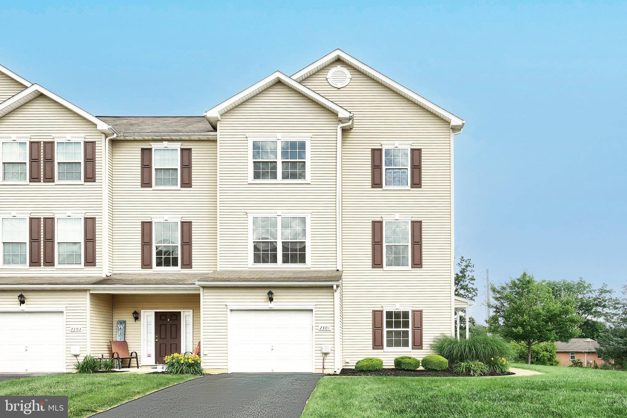 York, PA 17406,2301 SUNNY HILL CIR #2301