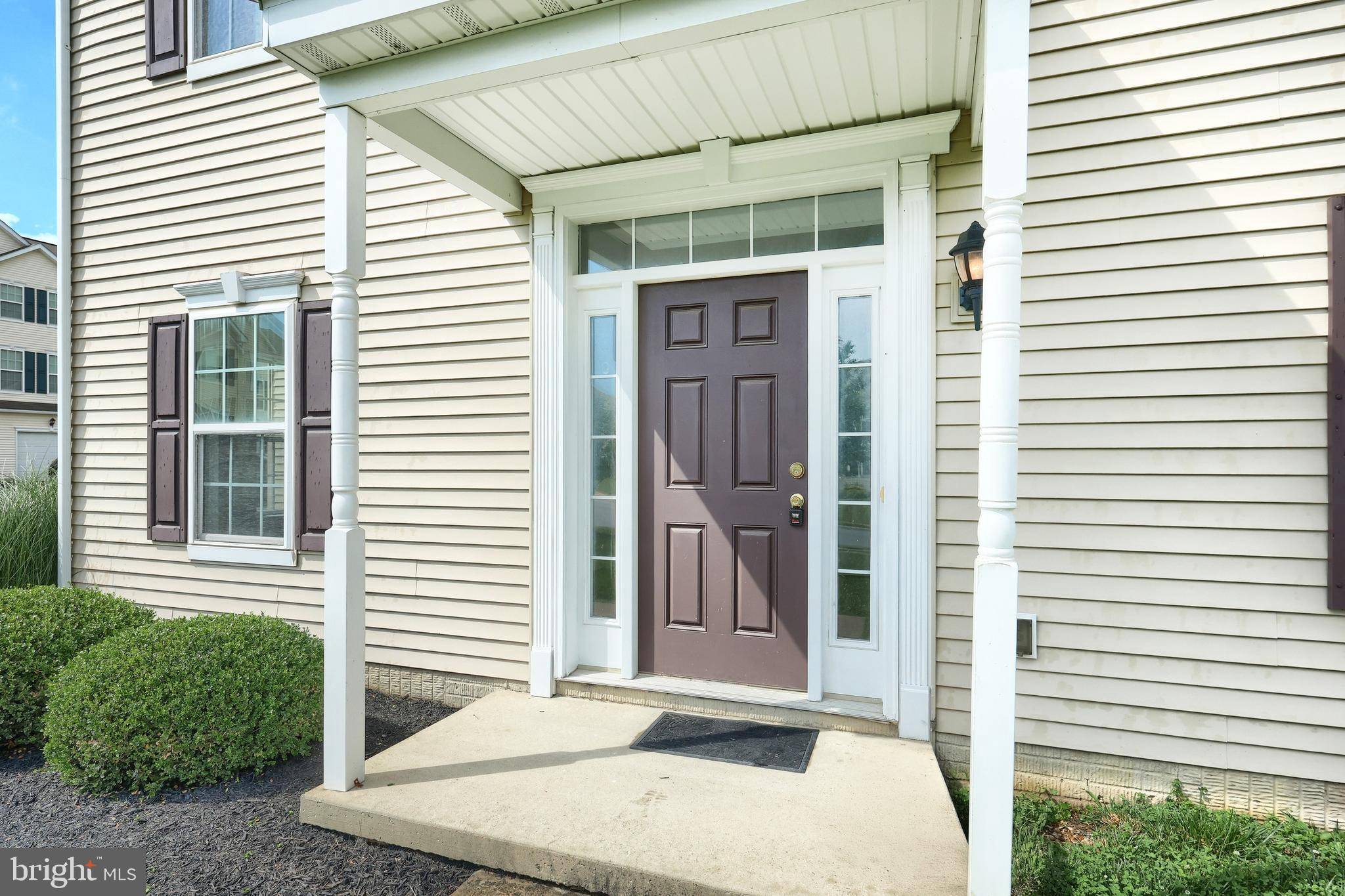 York, PA 17406,2301 SUNNY HILL CIR #2301