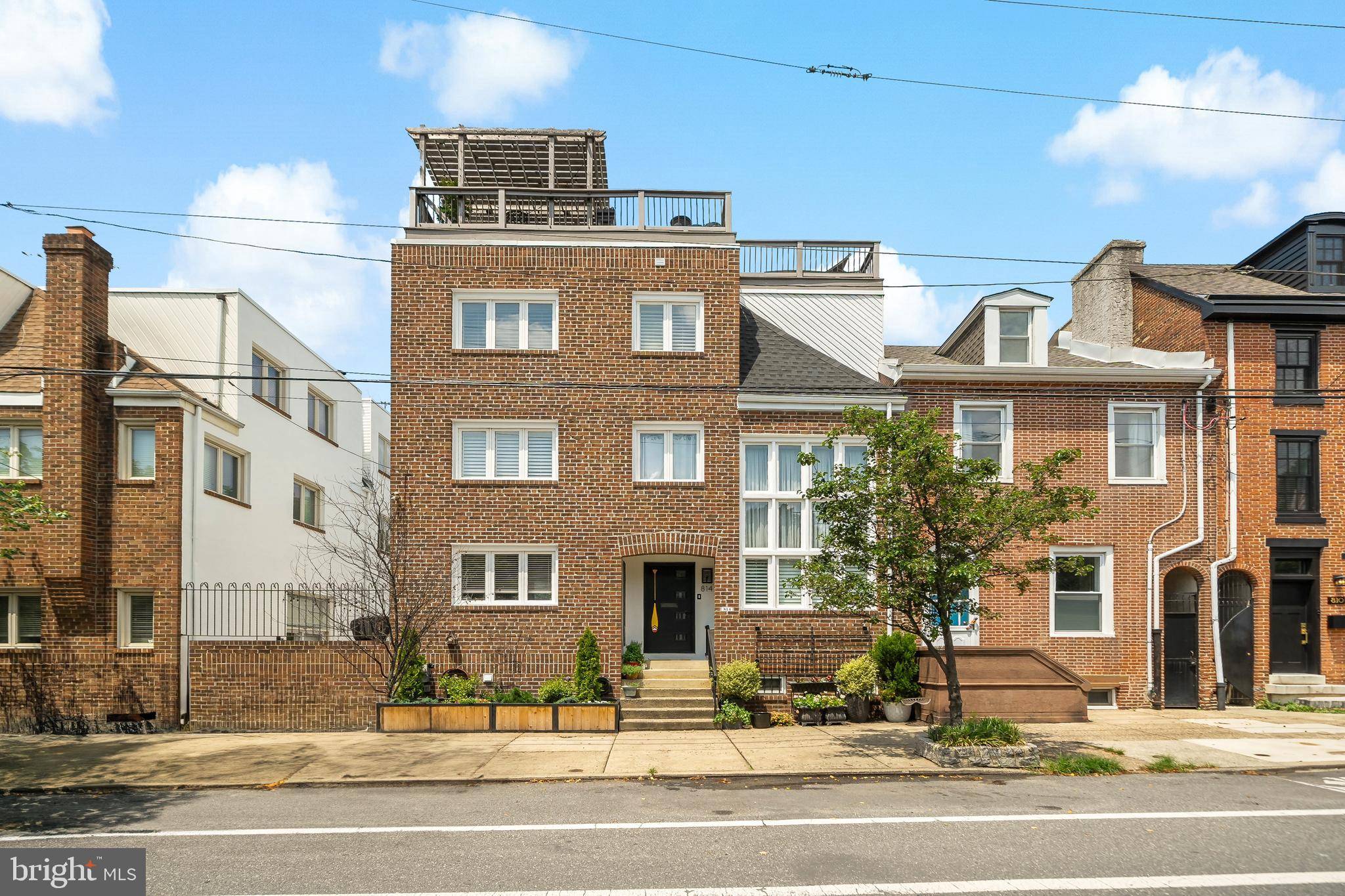 Philadelphia, PA 19147,814 S FRONT ST