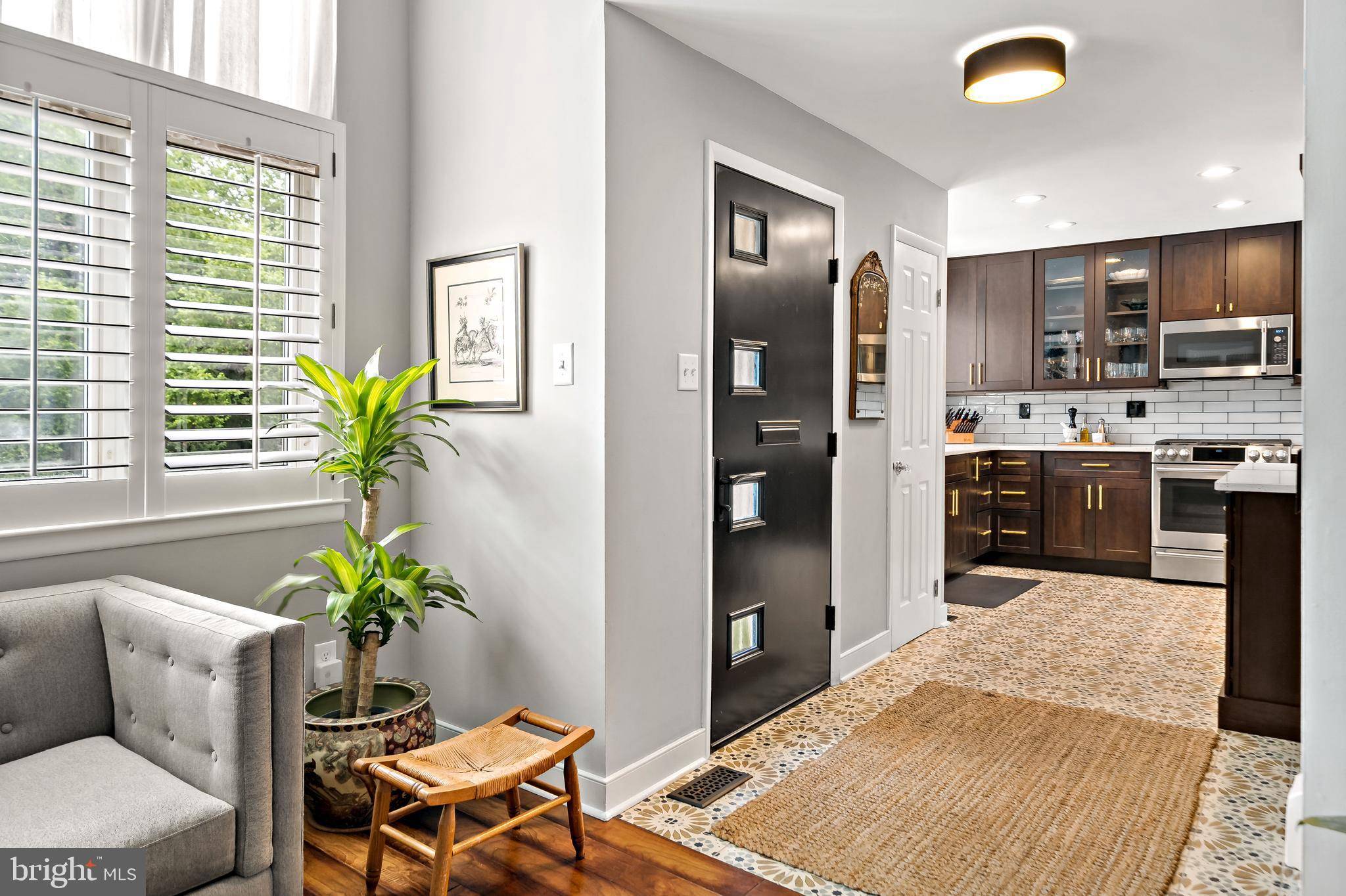 Philadelphia, PA 19147,814 S FRONT ST