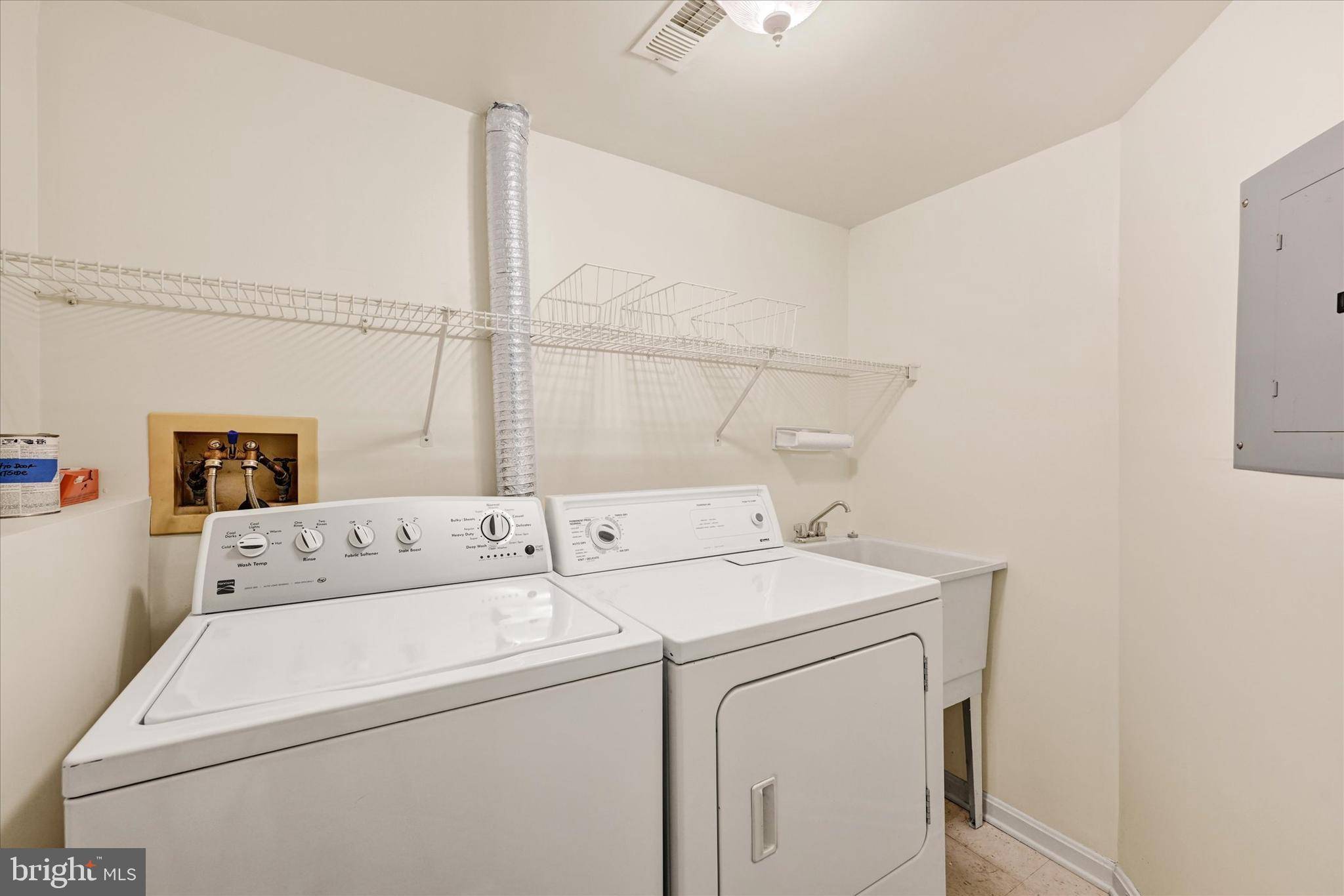 Lutherville Timonium, MD 21093,8 BANDON CT #101