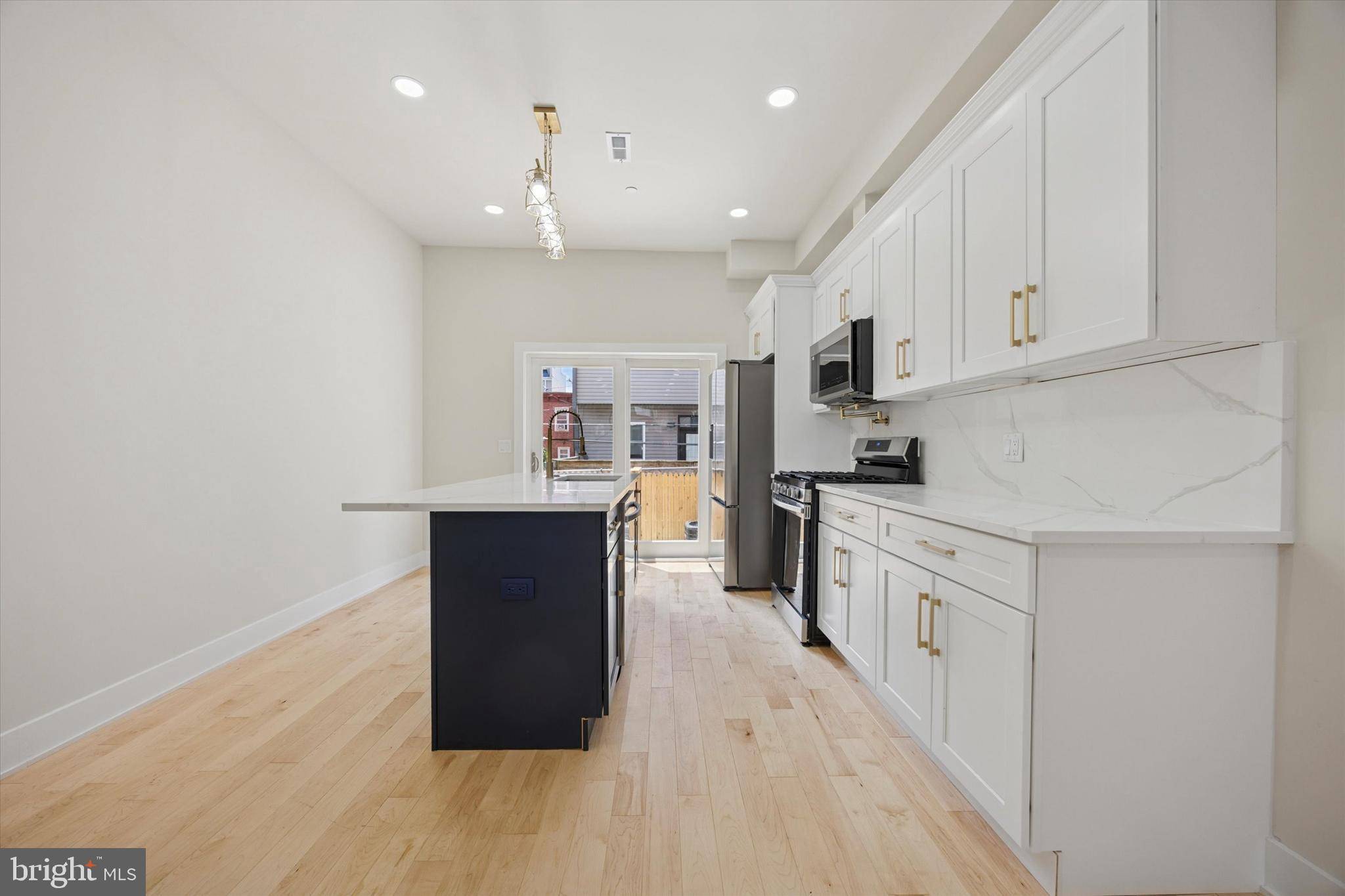 Philadelphia, PA 19148,604 MCKEAN ST