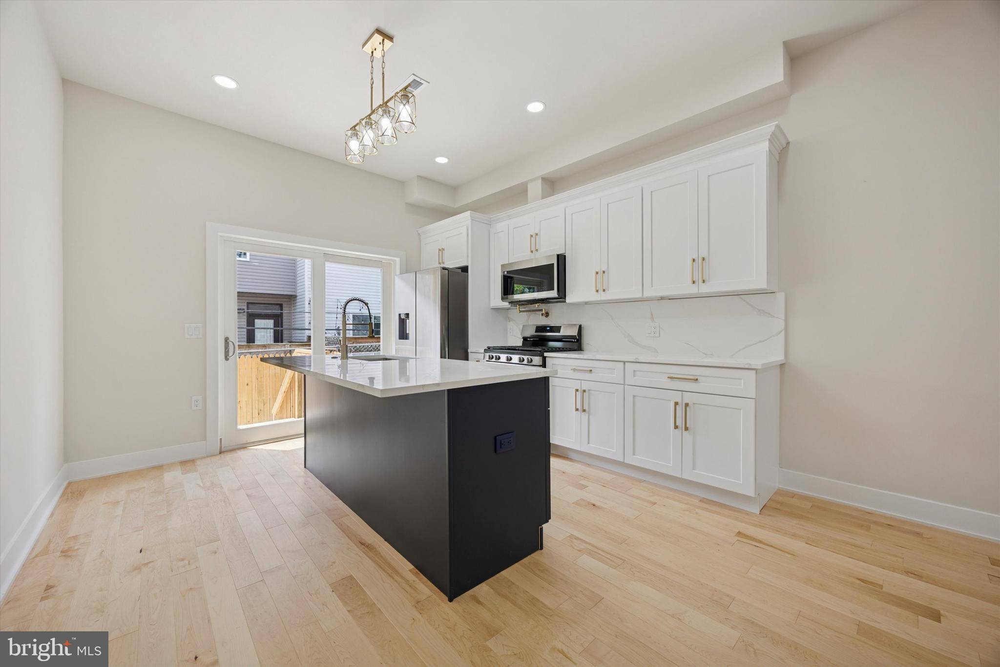 Philadelphia, PA 19148,604 MCKEAN ST