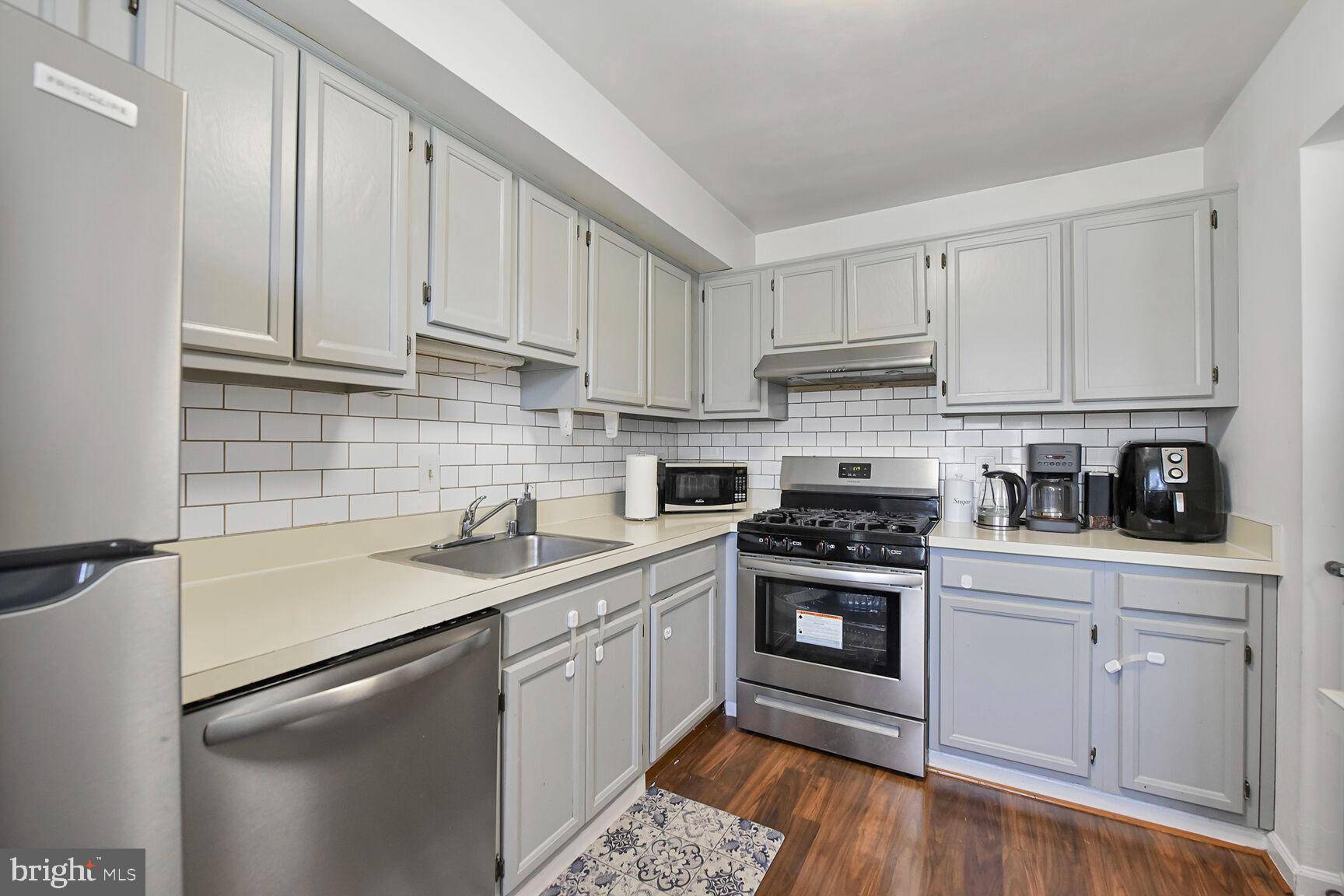 Gaithersburg, MD 20878,784 QUINCE ORCHARD BLVD #T1