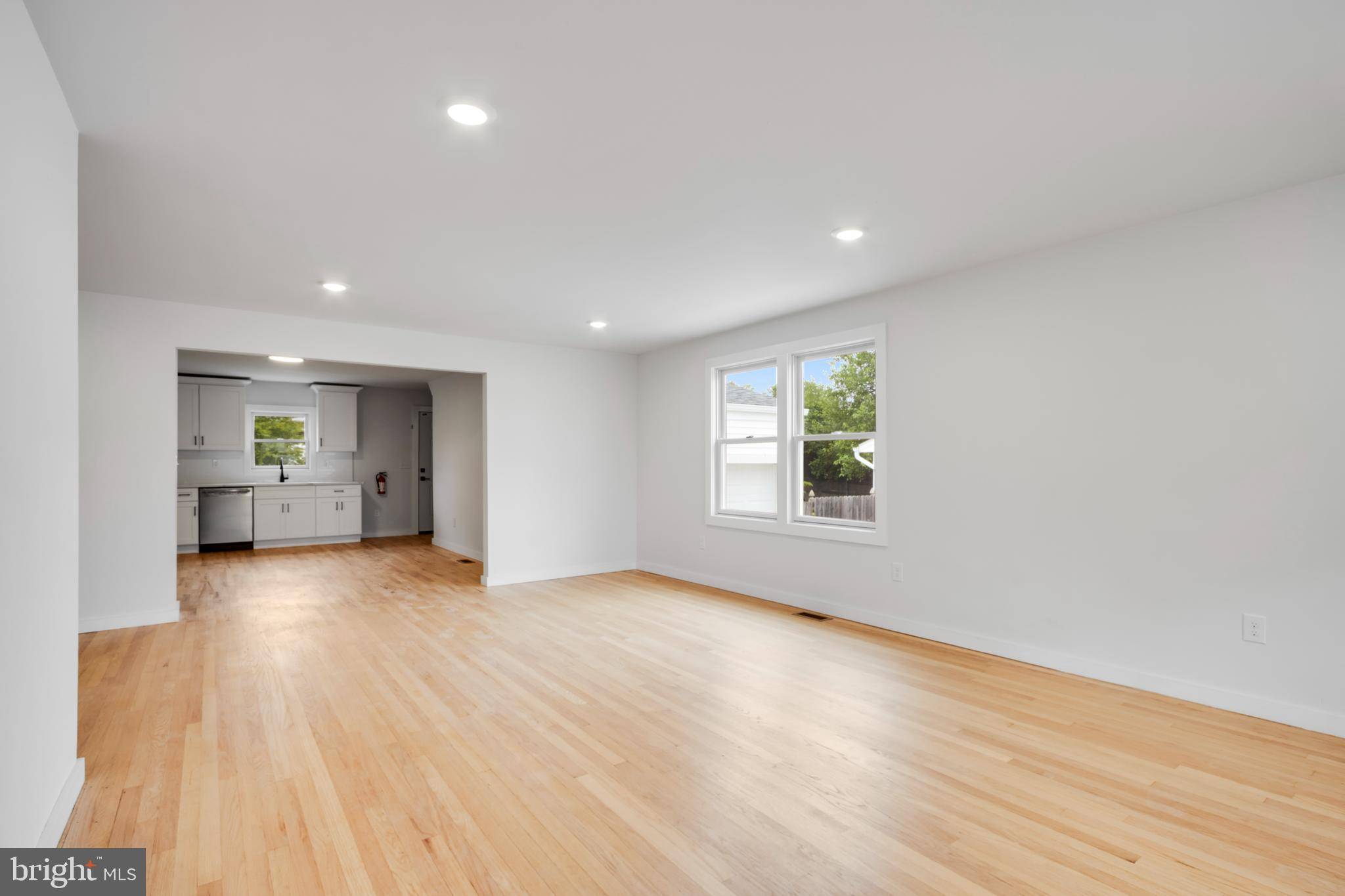 Edison, NJ 08817,99 CRAIG ST