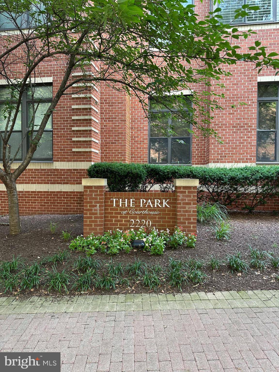 Arlington, VA 22201,2220 FAIRFAX DR #309