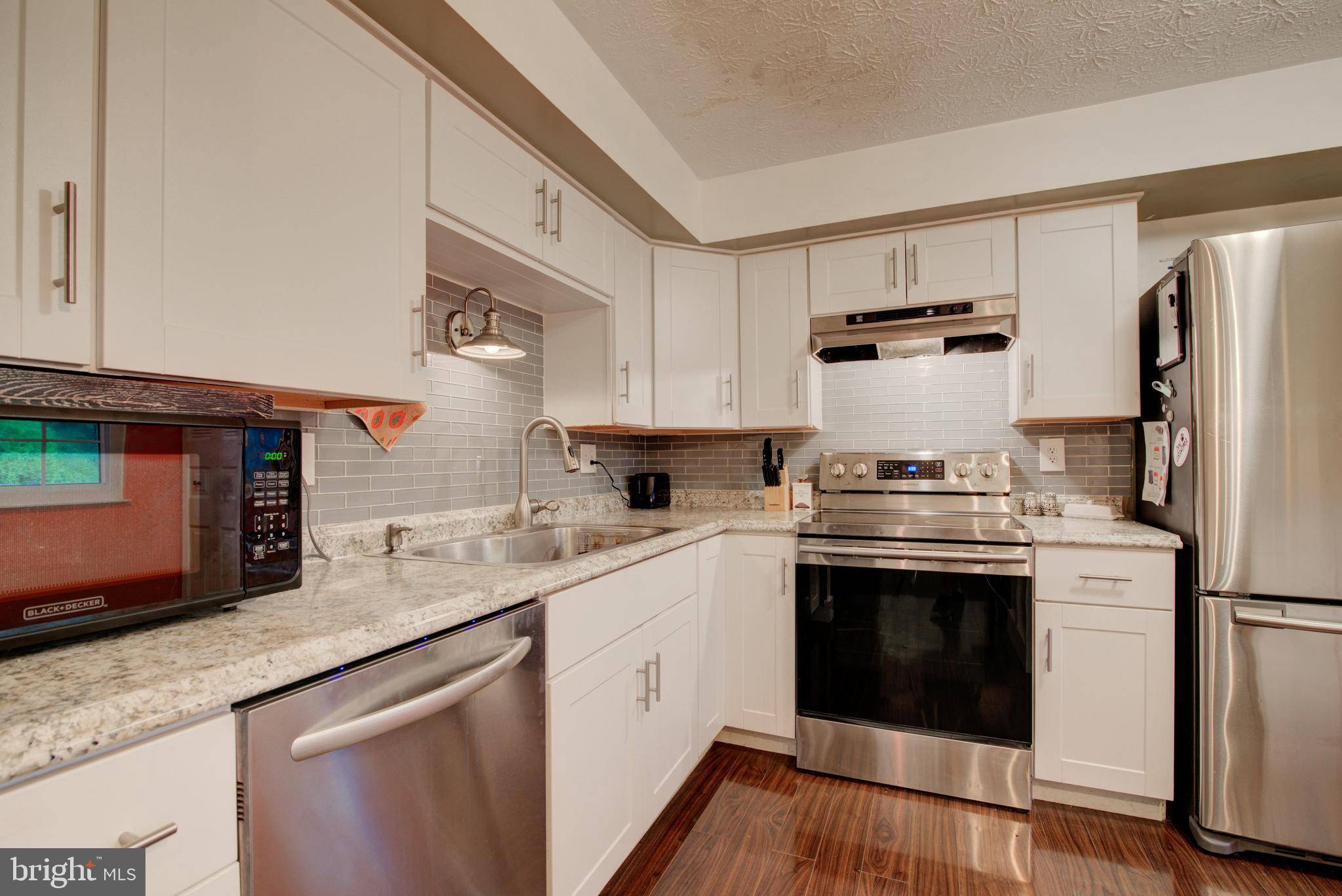 Reston, VA 20191,11564 IVY BUSH CT