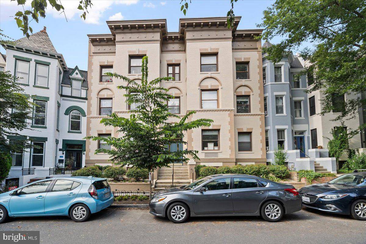 Washington, DC 20009,1843 MINTWOOD PL NW #207