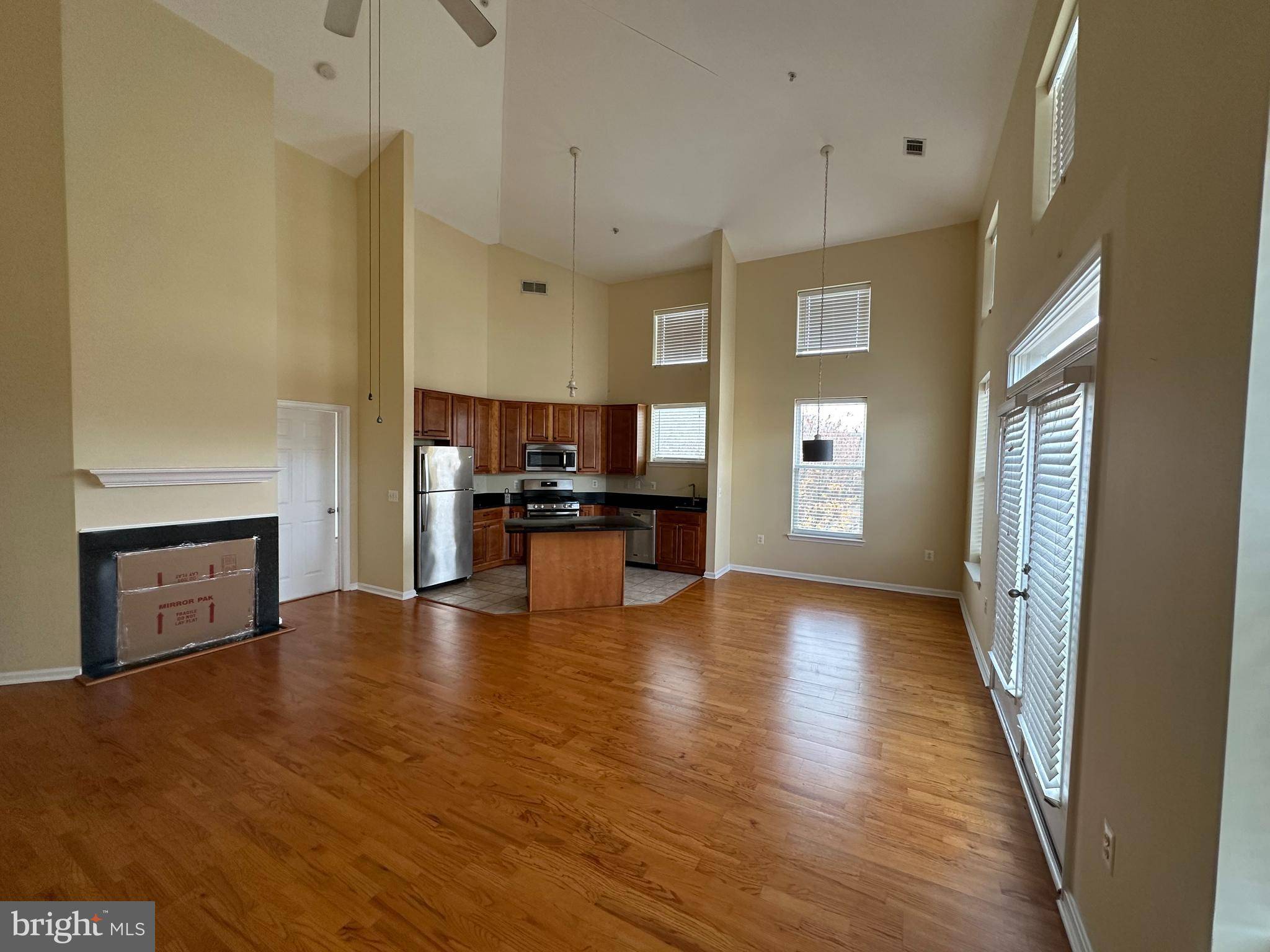 Vienna, VA 22181,9490 VIRGINIA CENTER BLVD #425