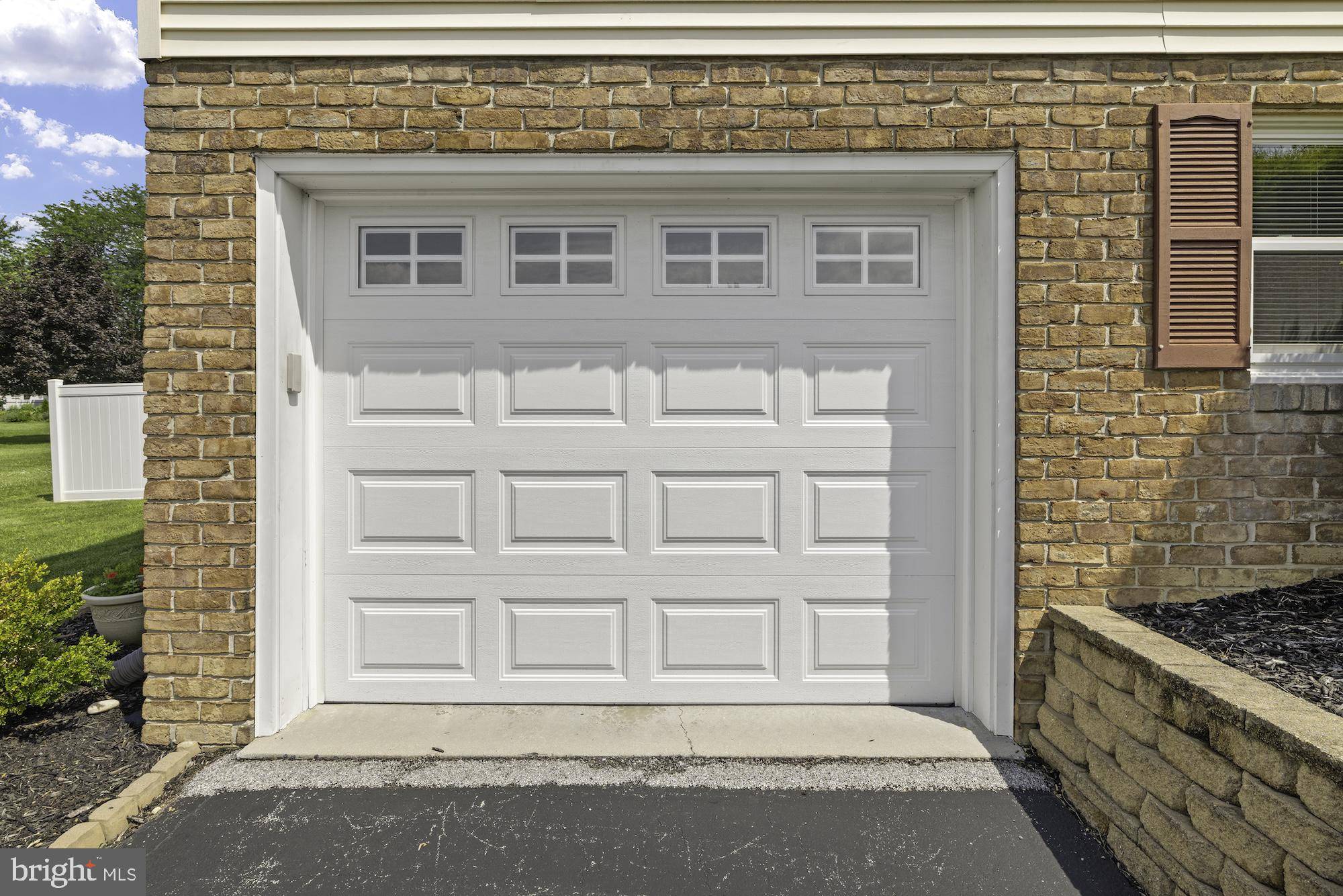 Hanover, PA 17331,29 SYCAMORE LN