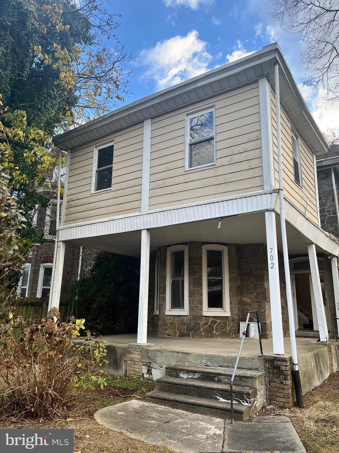 Philadelphia, PA 19126,702 OAK LANE AVE