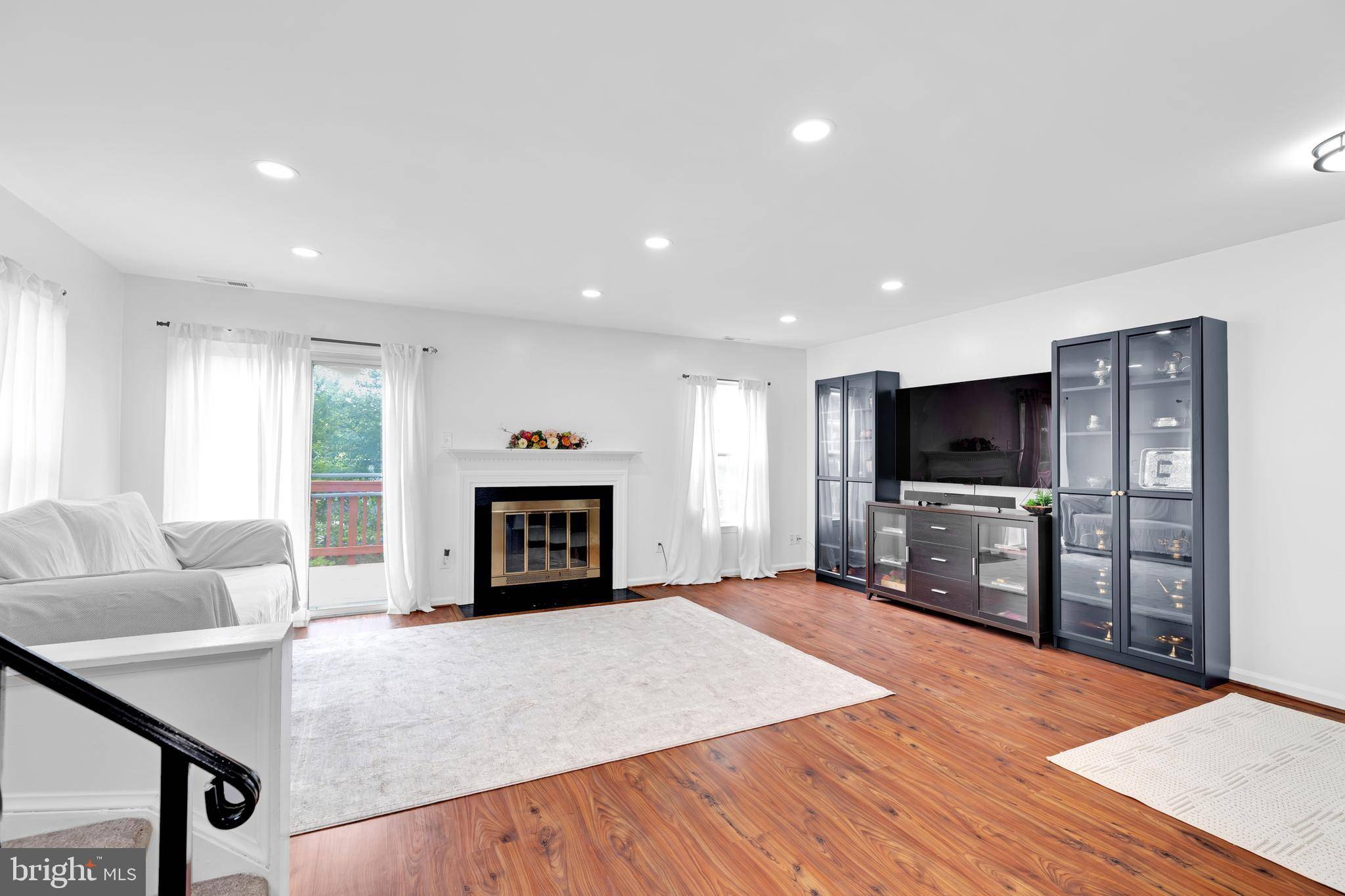 Chantilly, VA 20151,13714 AUTUMN VALE CT