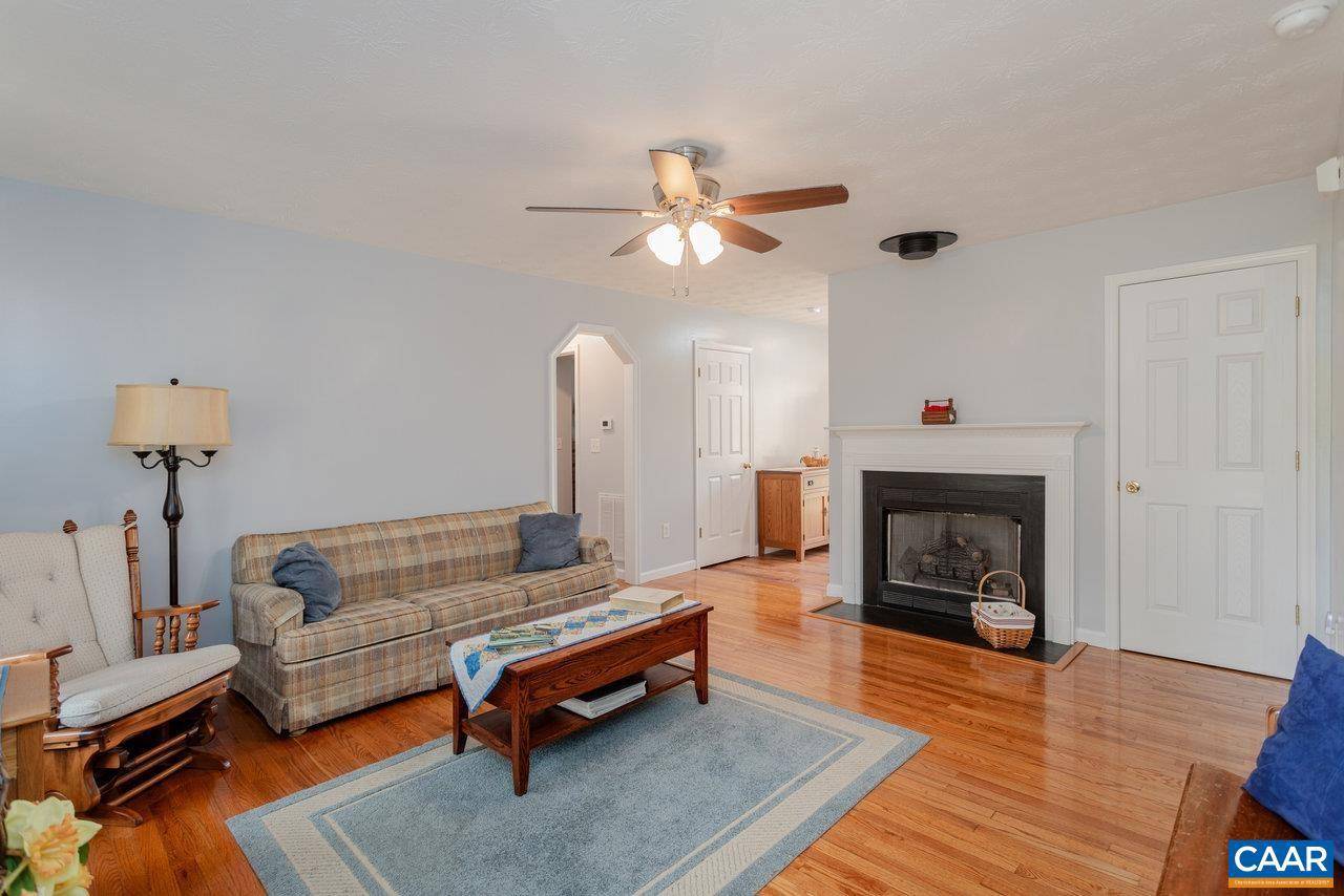 Staunton, VA 24401,391 HERMITAGE RD