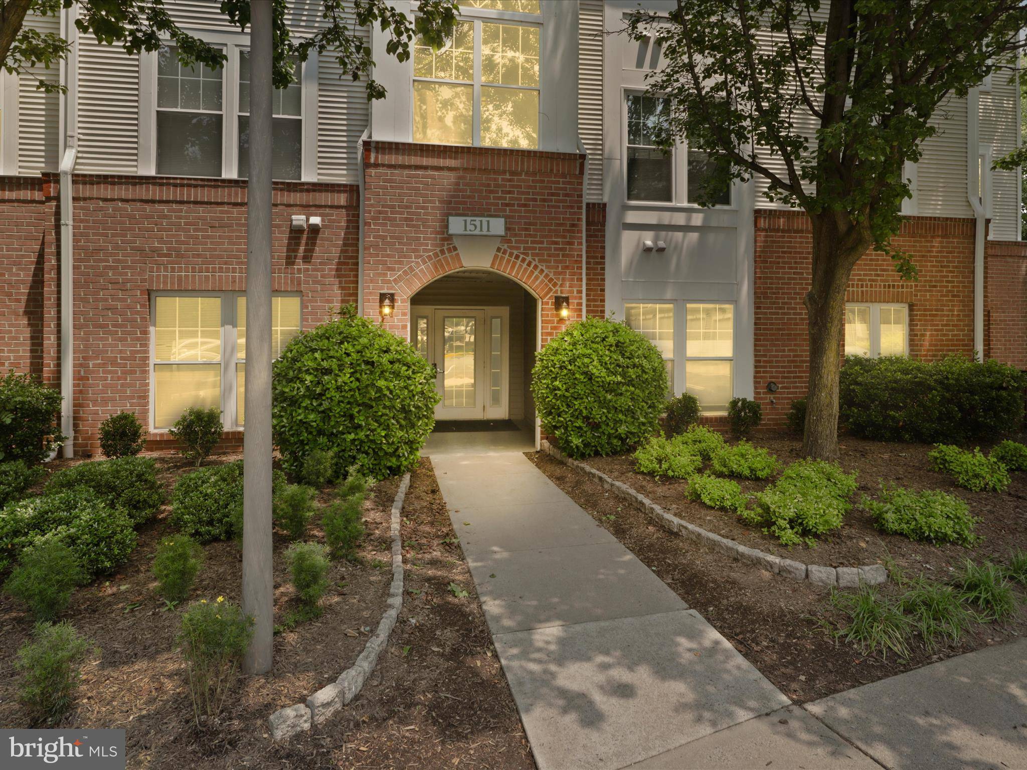 Reston, VA 20194,1511 N POINT DR #304