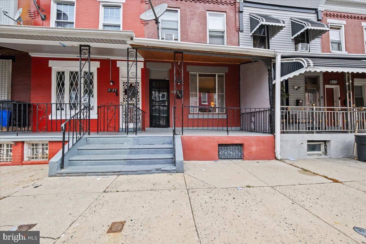 Philadelphia, PA 19132,2527 W OAKDALE ST