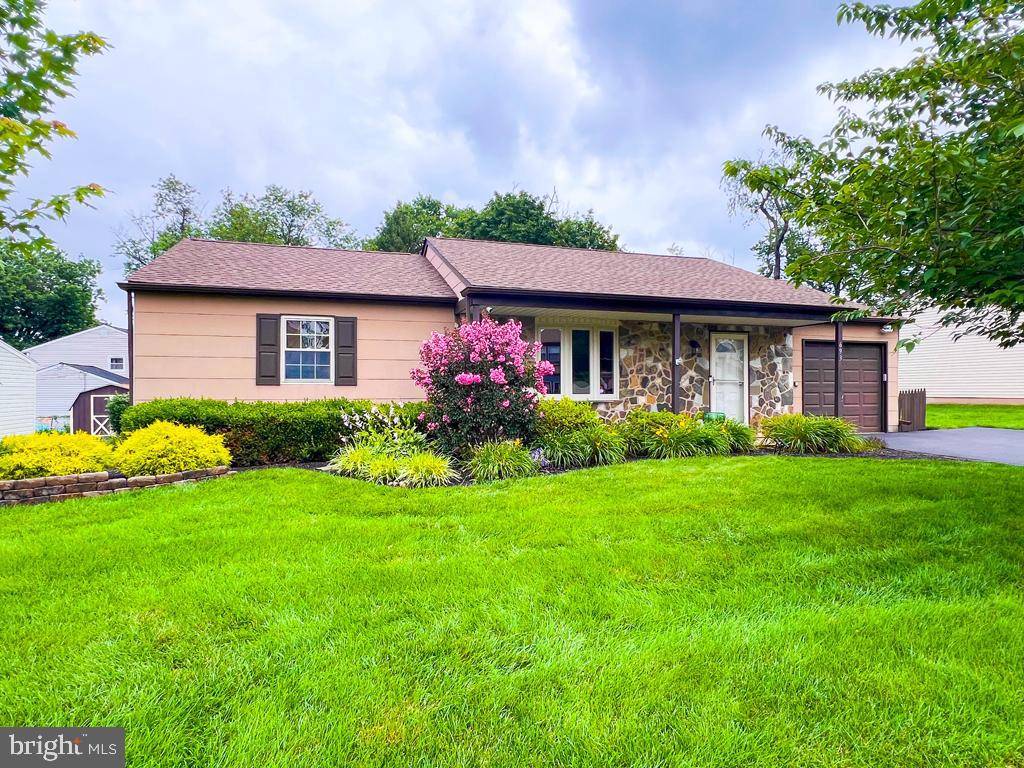 Warminster, PA 18974,693 WHITTIER DR