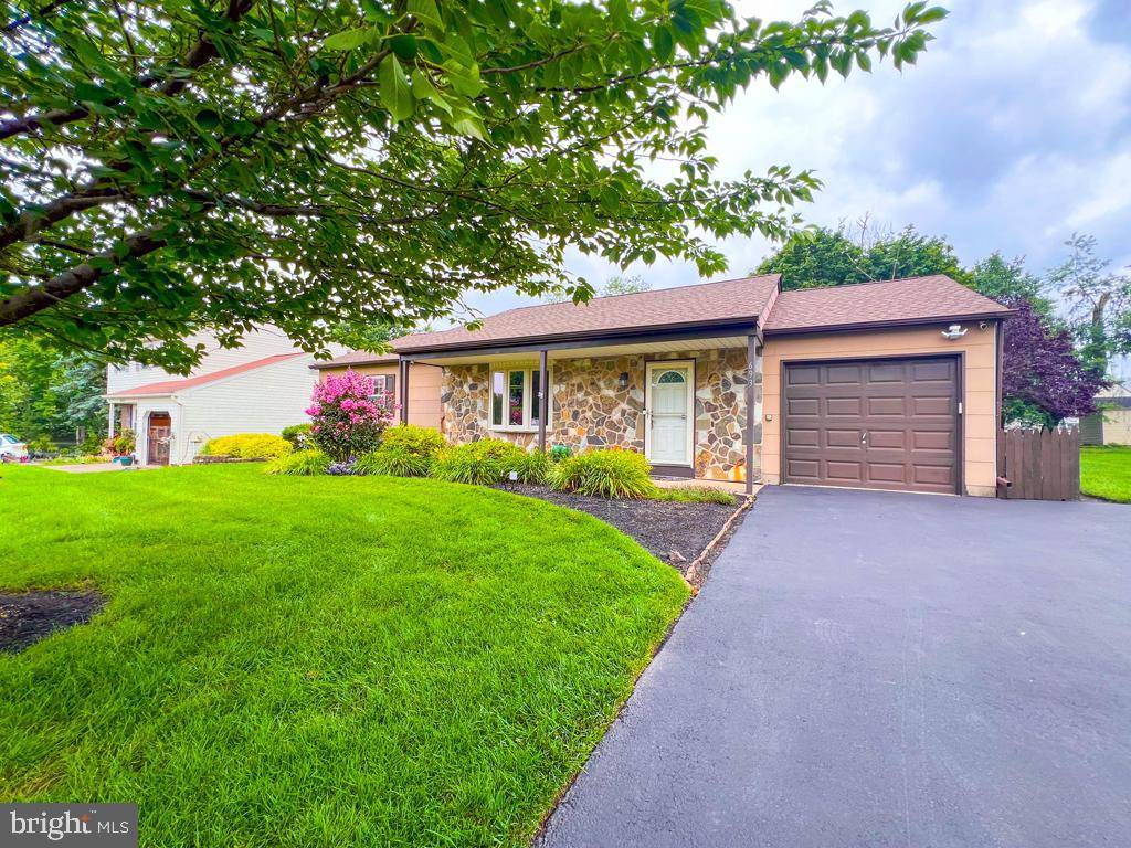 Warminster, PA 18974,693 WHITTIER DR