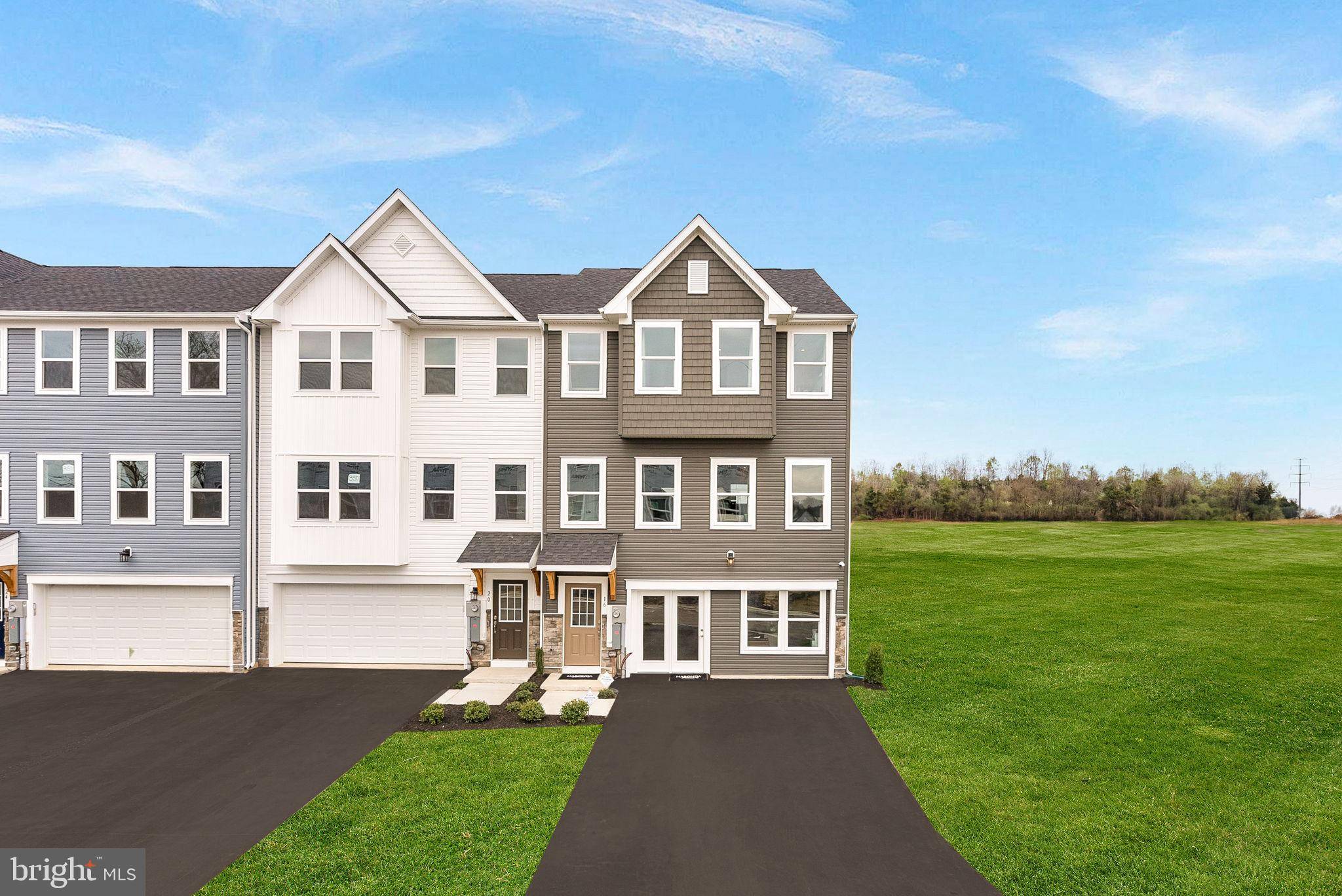 Inwood, WV 25428,2 LYRIQ CT