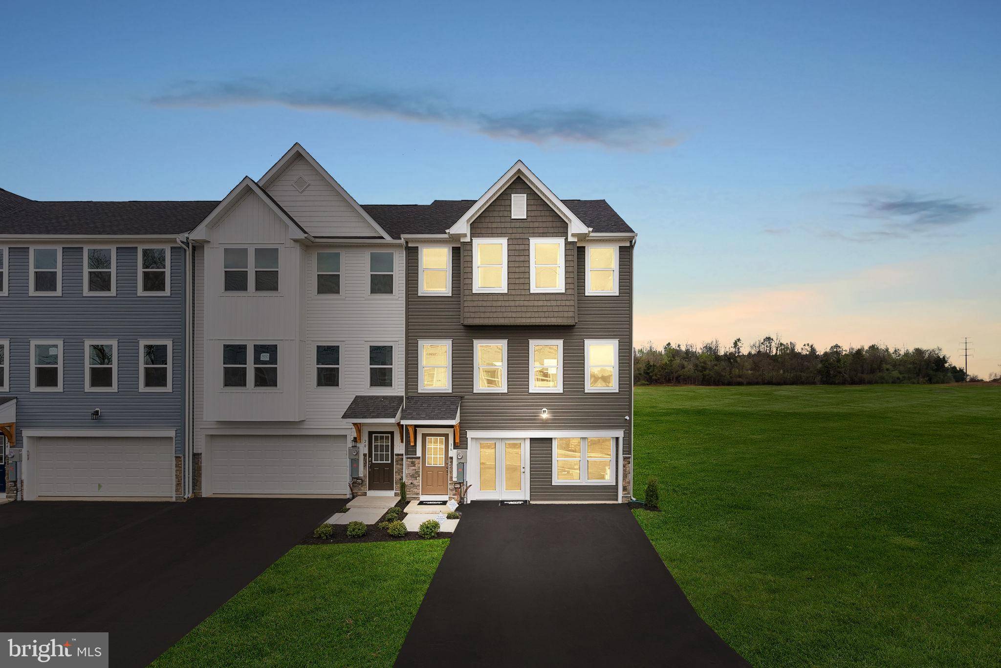 Inwood, WV 25428,2 LYRIQ CT