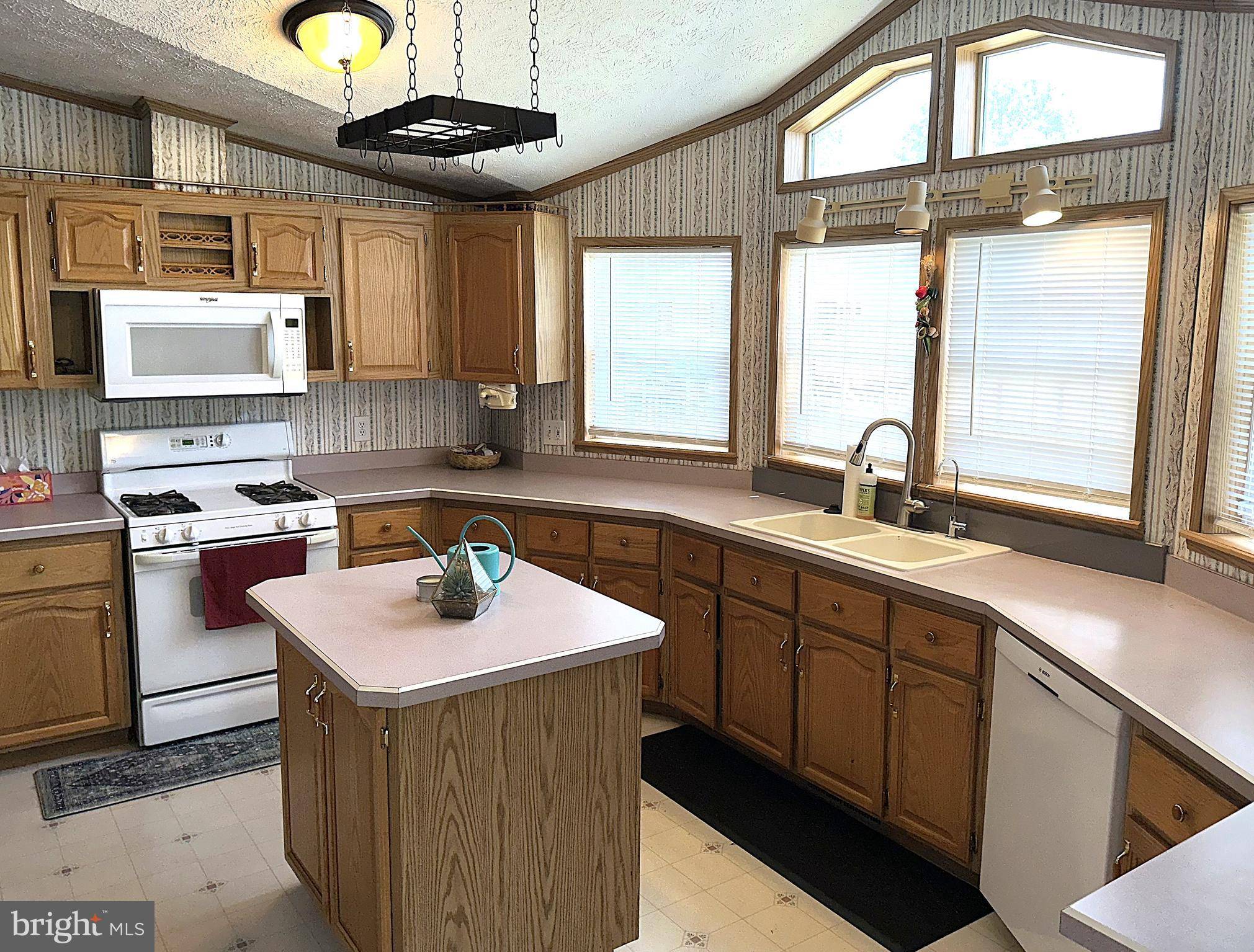 Severn, MD 21144,8013 GANNETT CT