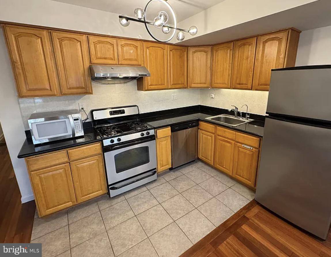 Philadelphia, PA 19123,1118 BUTTONWOOD ST #B