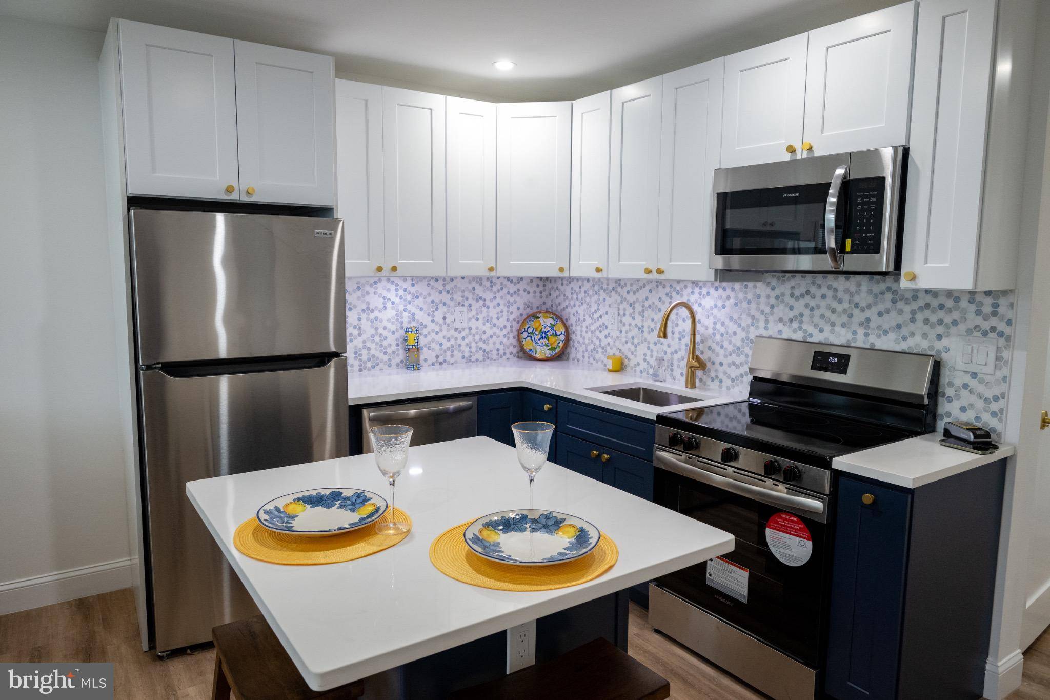 Barnegat Light, NJ 08006,401 BROADWAY #24