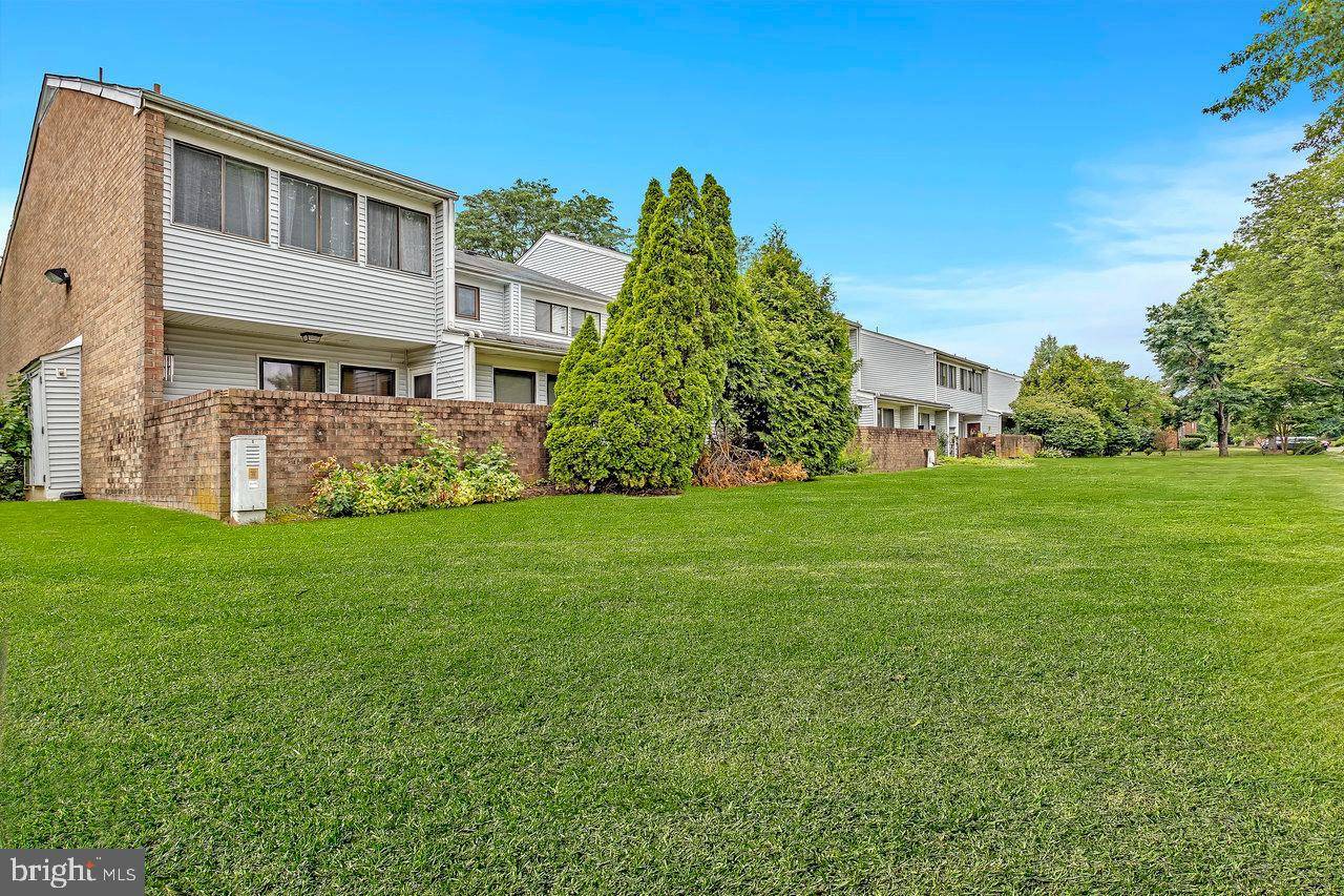 East Windsor, NJ 08520,6--I DENNISON