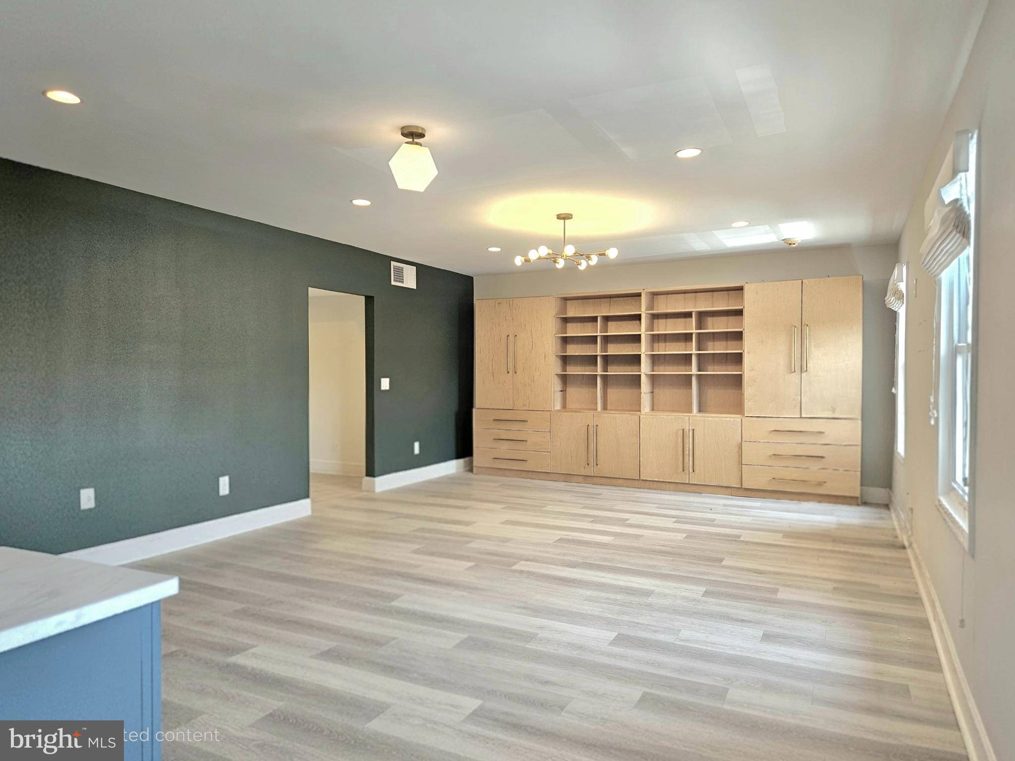 Vienna, VA 22180,320-B MAPLE AVE E