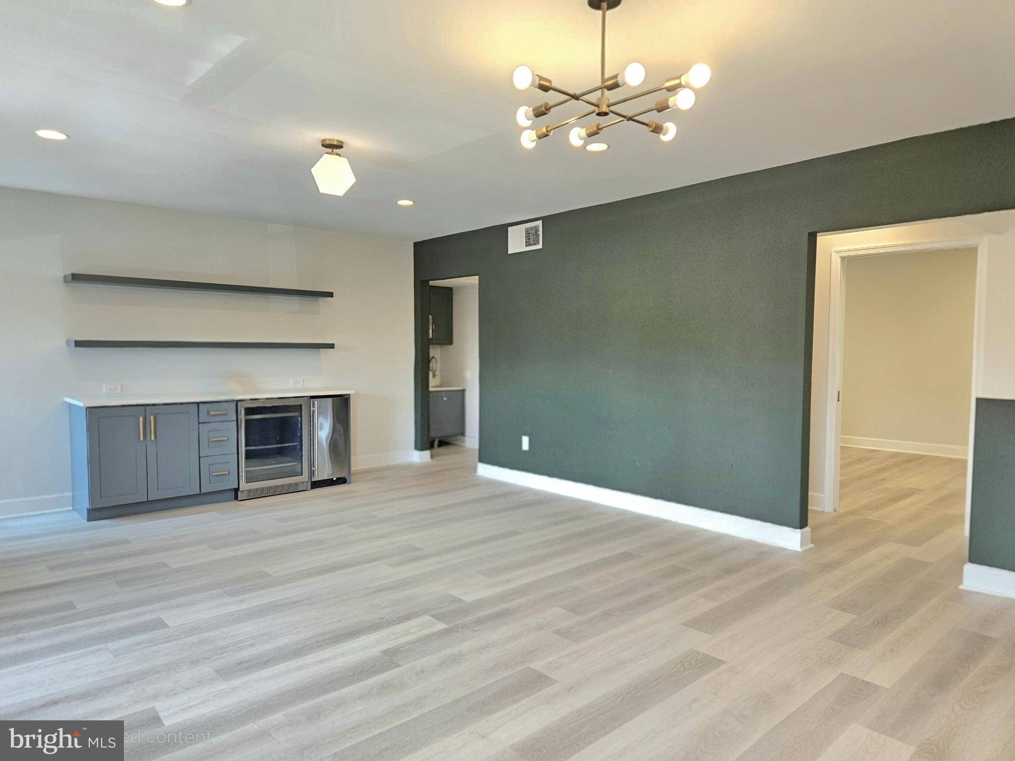 Vienna, VA 22180,320-B MAPLE AVE E