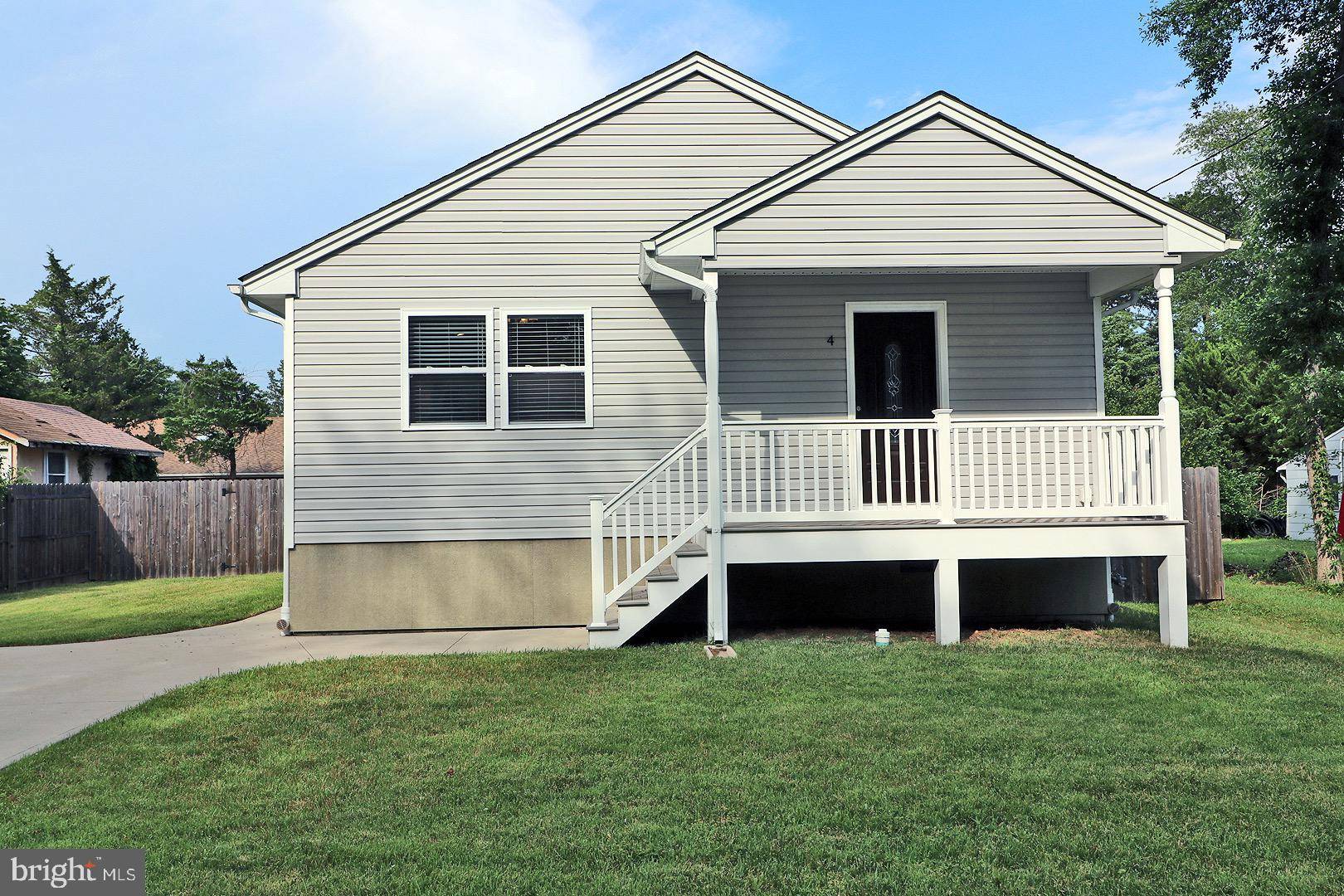 Waretown, NJ 08758,4 DOLPHIN WAY