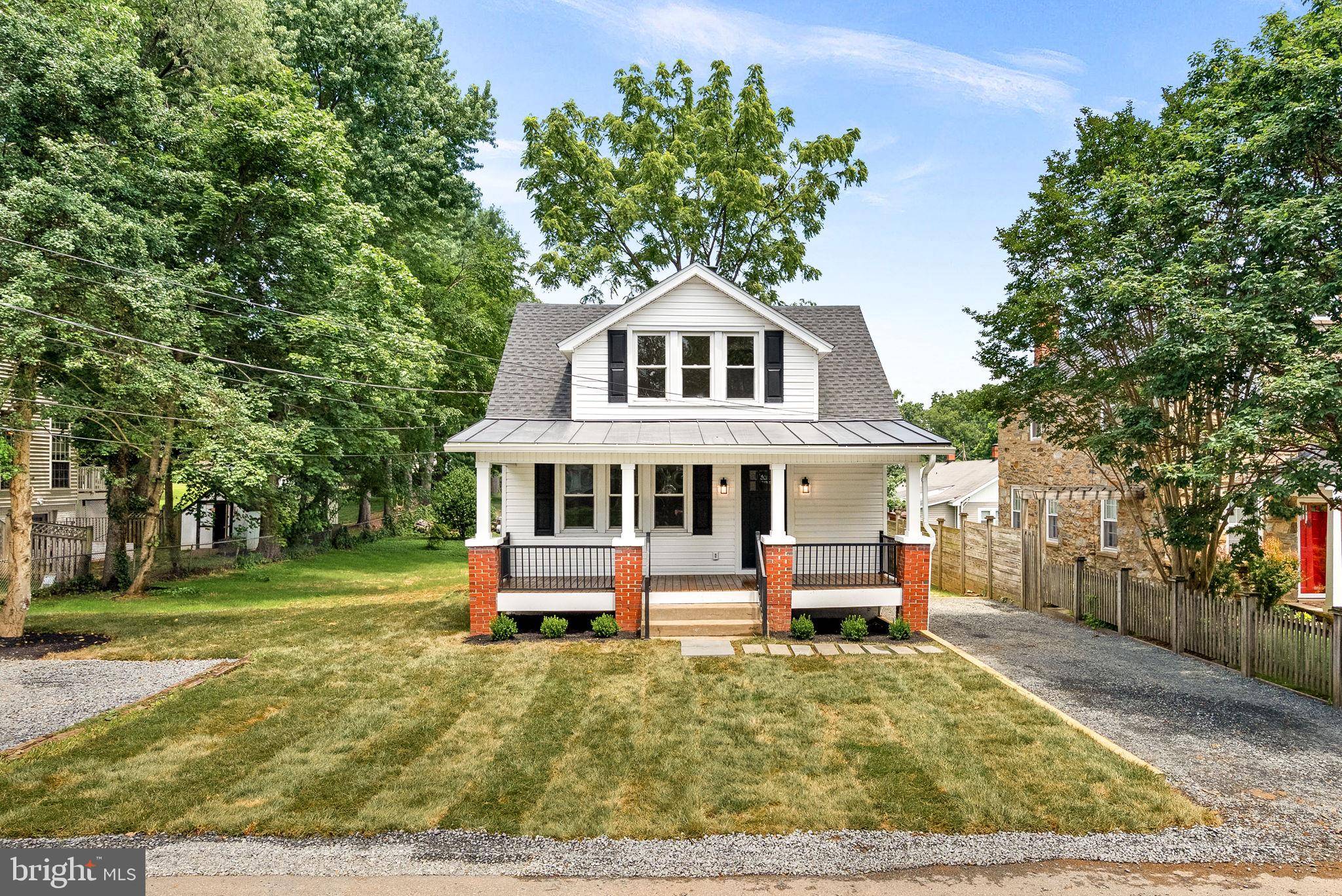 Purcellville, VA 20132,321 W J ST