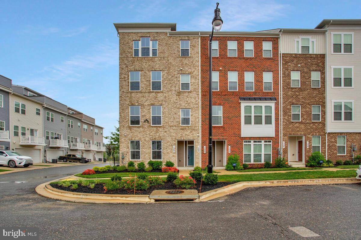 Bowie, MD 20716,102 LAWNDALE DR