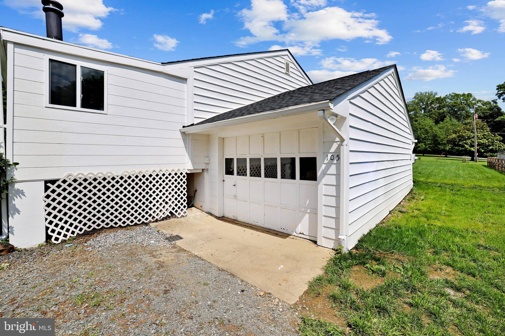 Hamilton, VA 20158,105 S SAINT PAUL ST