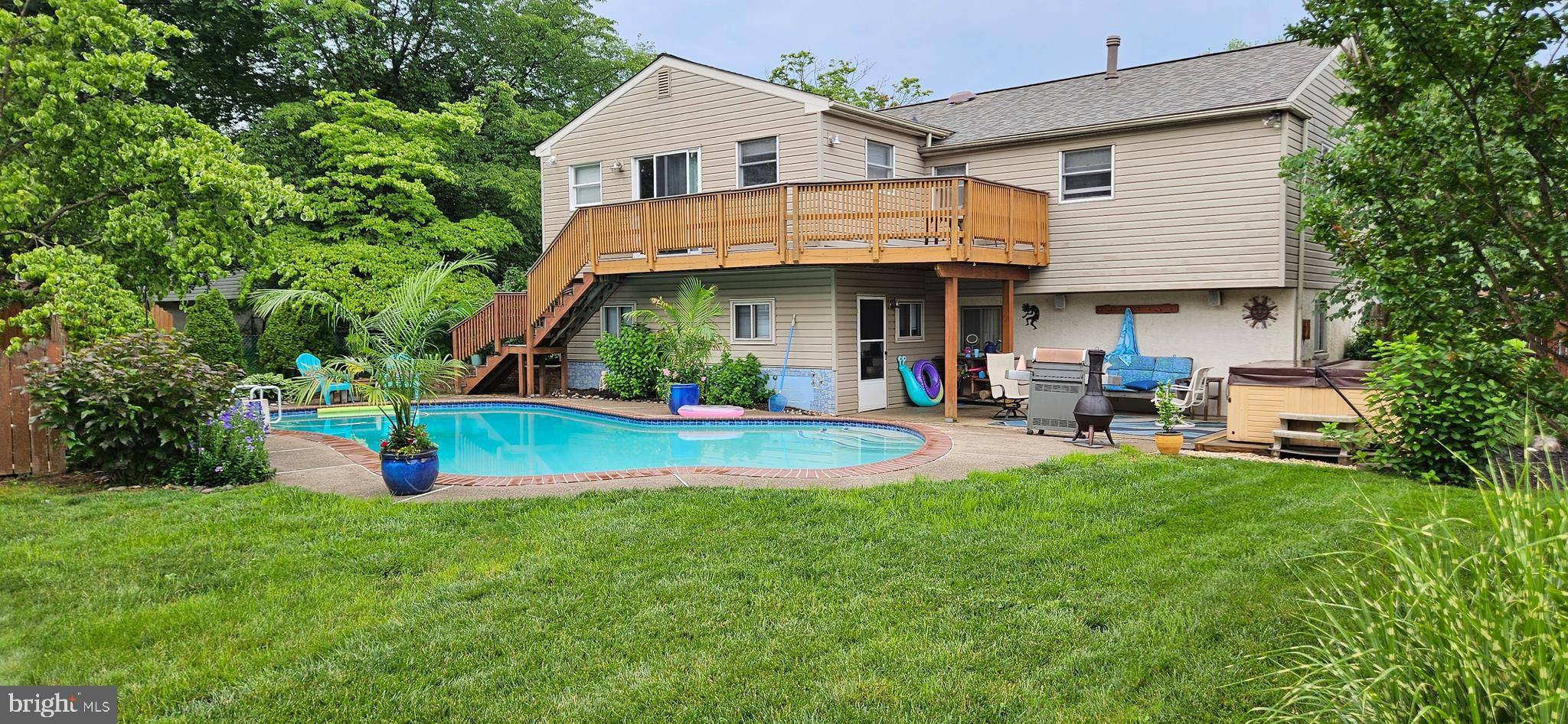 Warrington, PA 18976,859 STALLION RD