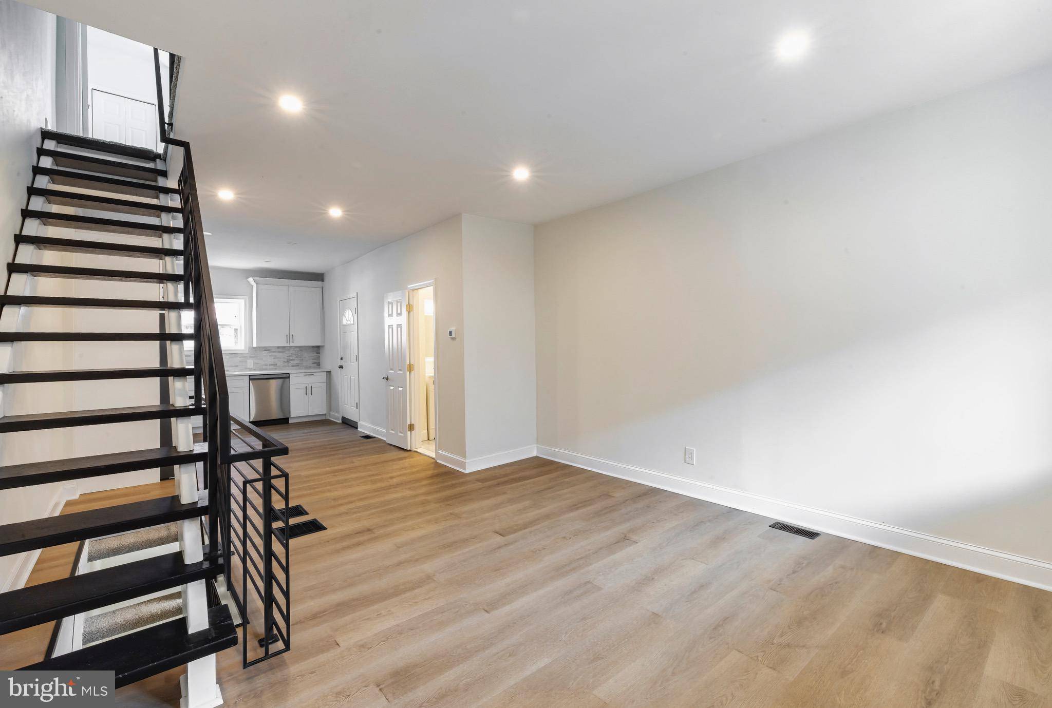 Philadelphia, PA 19148,2416 S ORKNEY ST