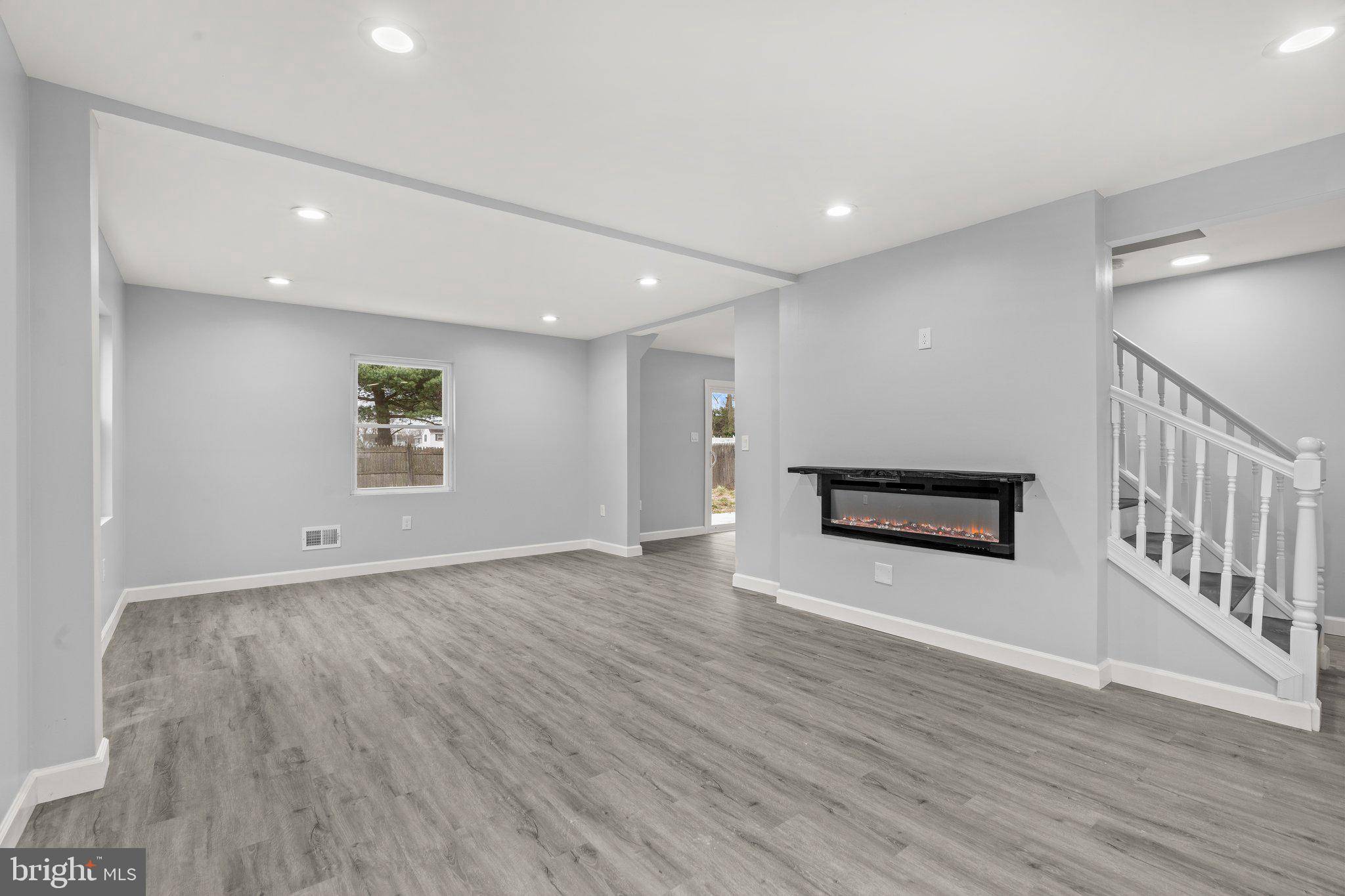 Willingboro, NJ 08046,34 HINSDALE LN