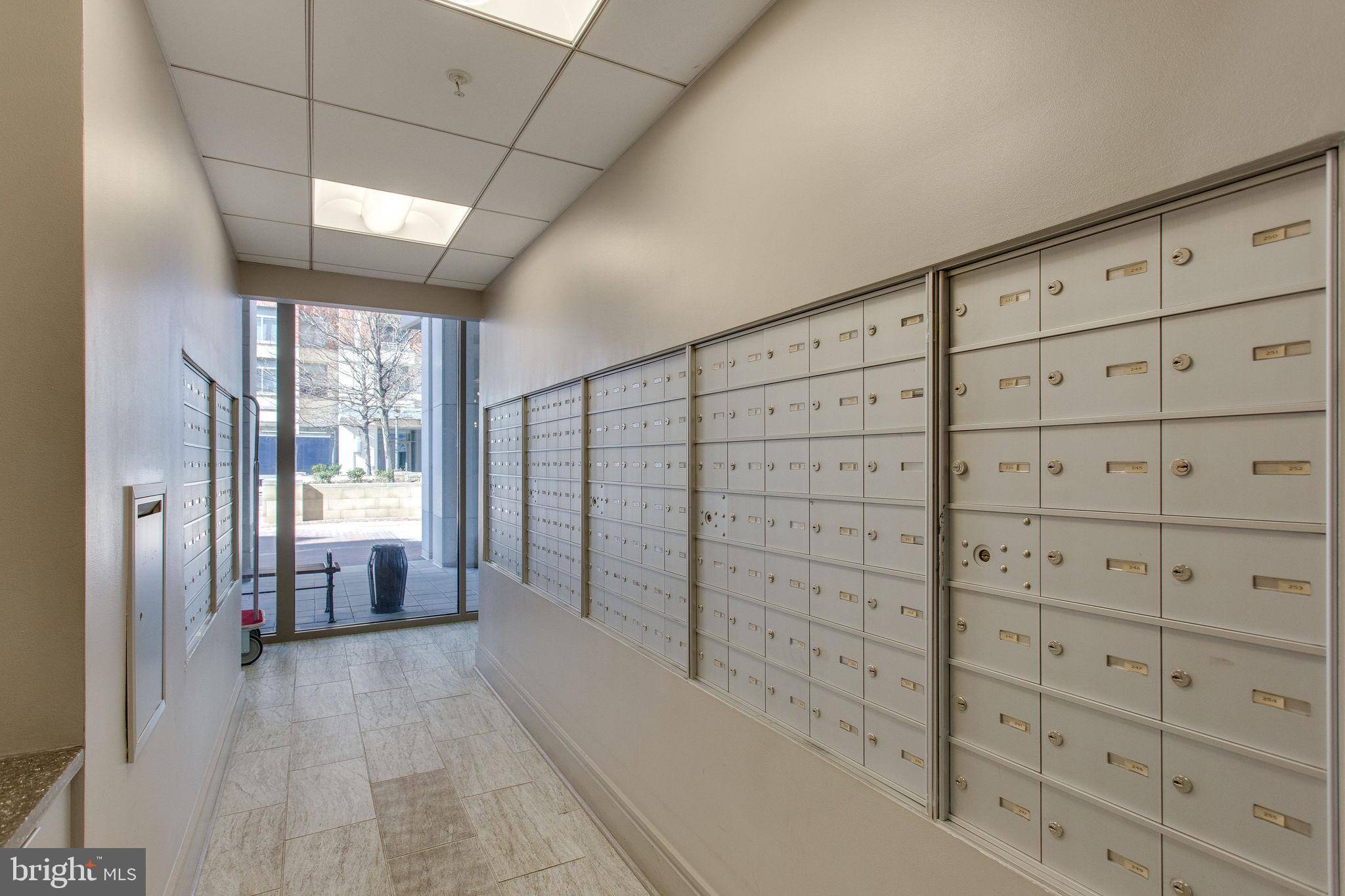 Arlington, VA 22202,3650 S GLEBE RD #851