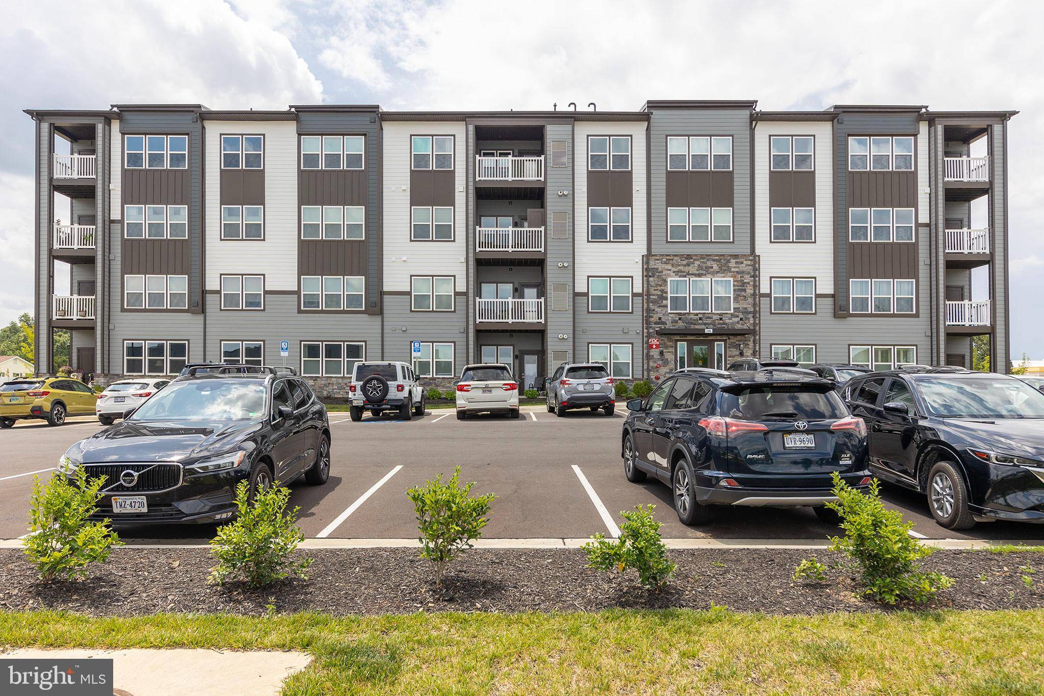 Winchester, VA 22602,140 MCCORMICK CIR #403