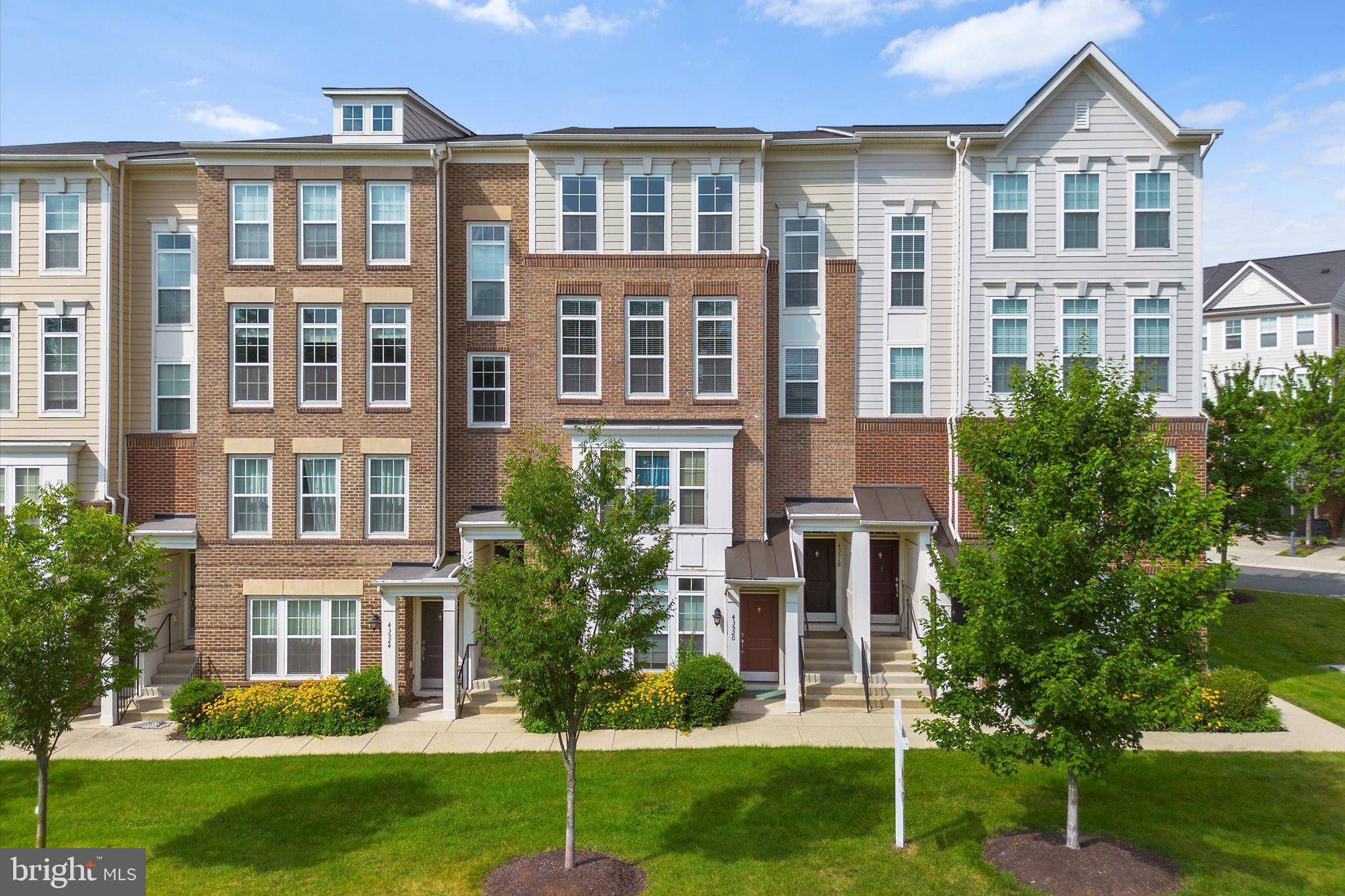 Chantilly, VA 20152,43518 STONECLIFF TER