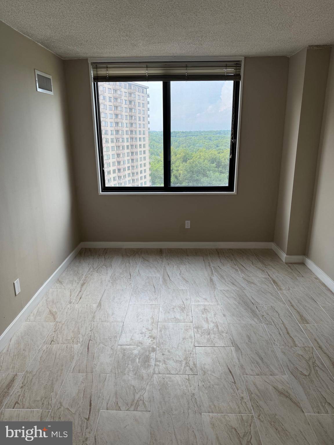 Bethesda, MD 20814,5225 POOKS HILL RD #1214S