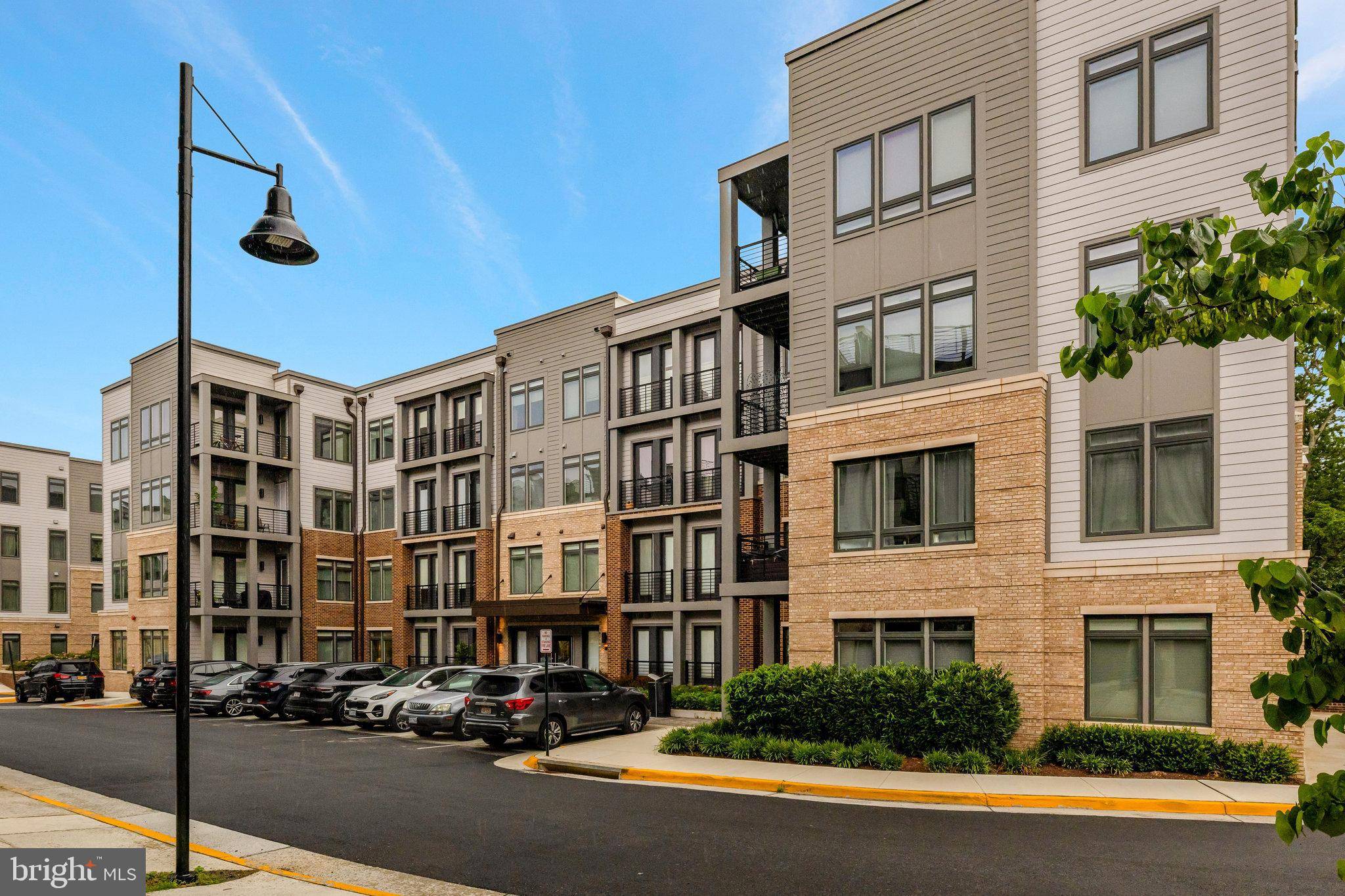 Reston, VA 20190,1675 BANDIT LOOP #103B