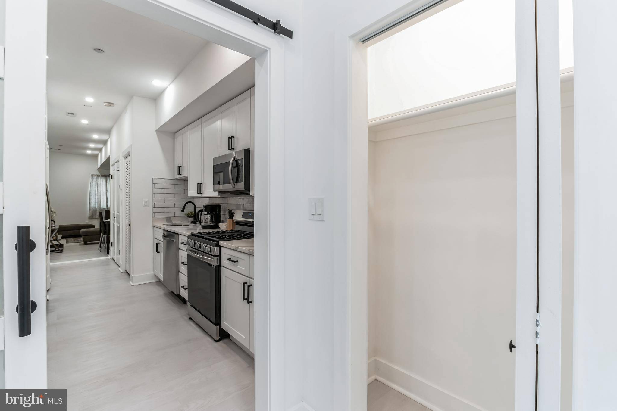 Washington, DC 20002,33 FLORIDA AVE NE #2