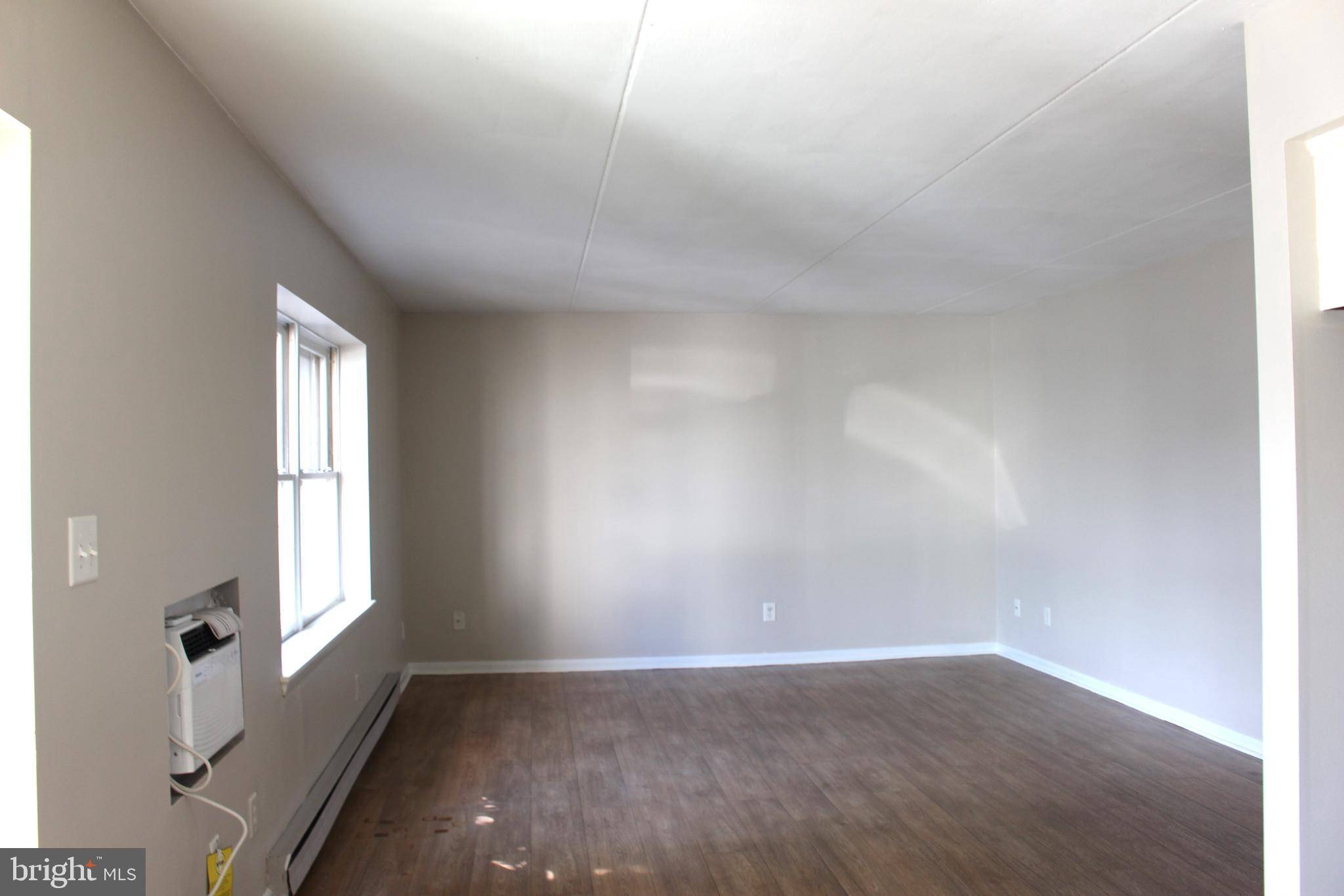 Chambersburg, PA 17201,45 EISENHOWER DR #B-1