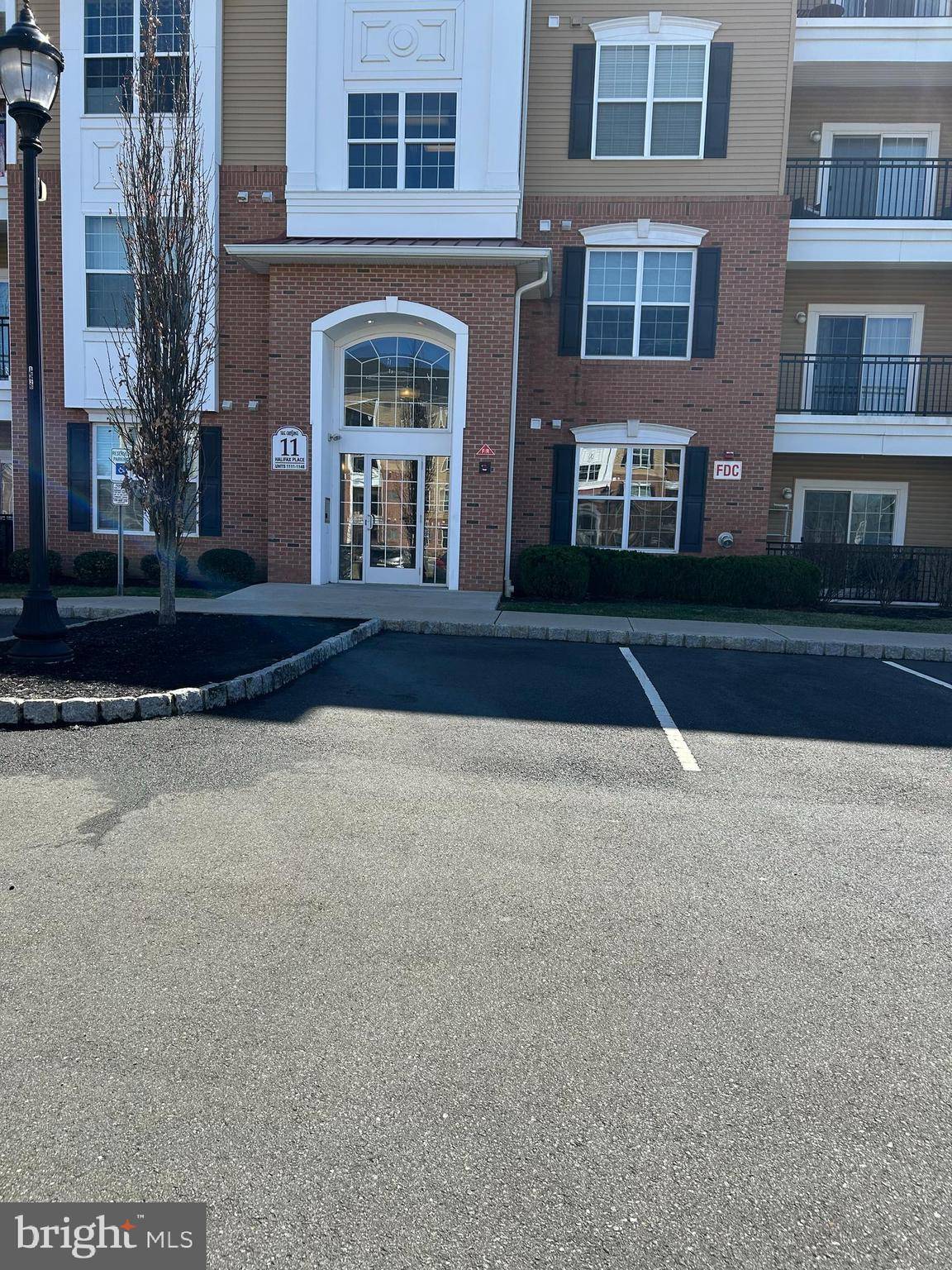 Hamilton, NJ 08619,1121 HALIFAX PL