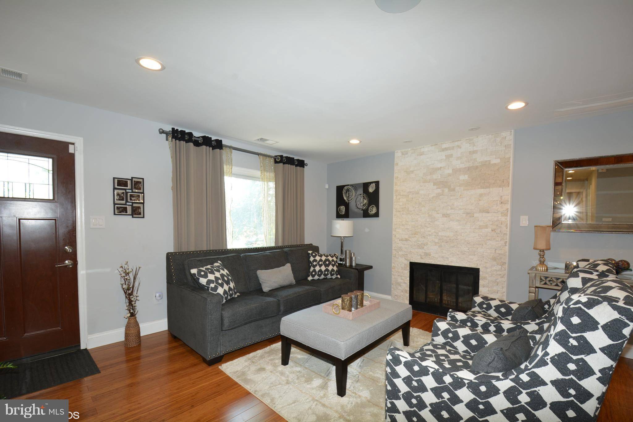 Alexandria, VA 22312,6317 EVERGLADES DR