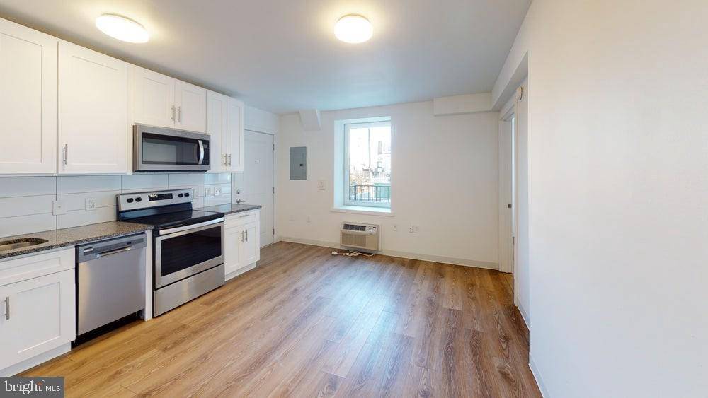 Philadelphia, PA 19141,5850 N 13TH ST #102