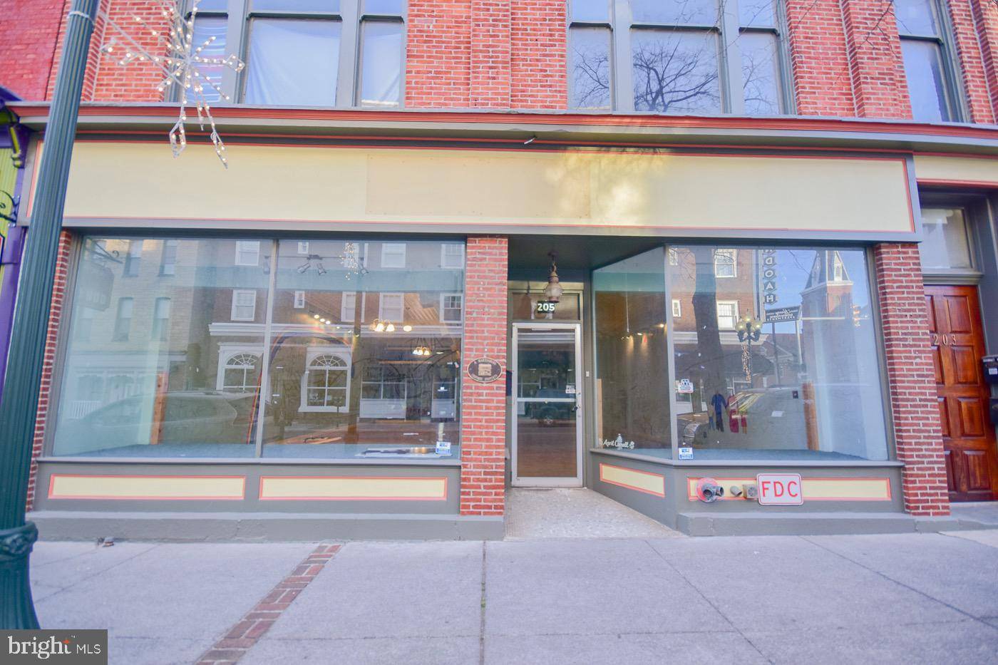 Martinsburg, WV 25401,205 QUEEN ST N