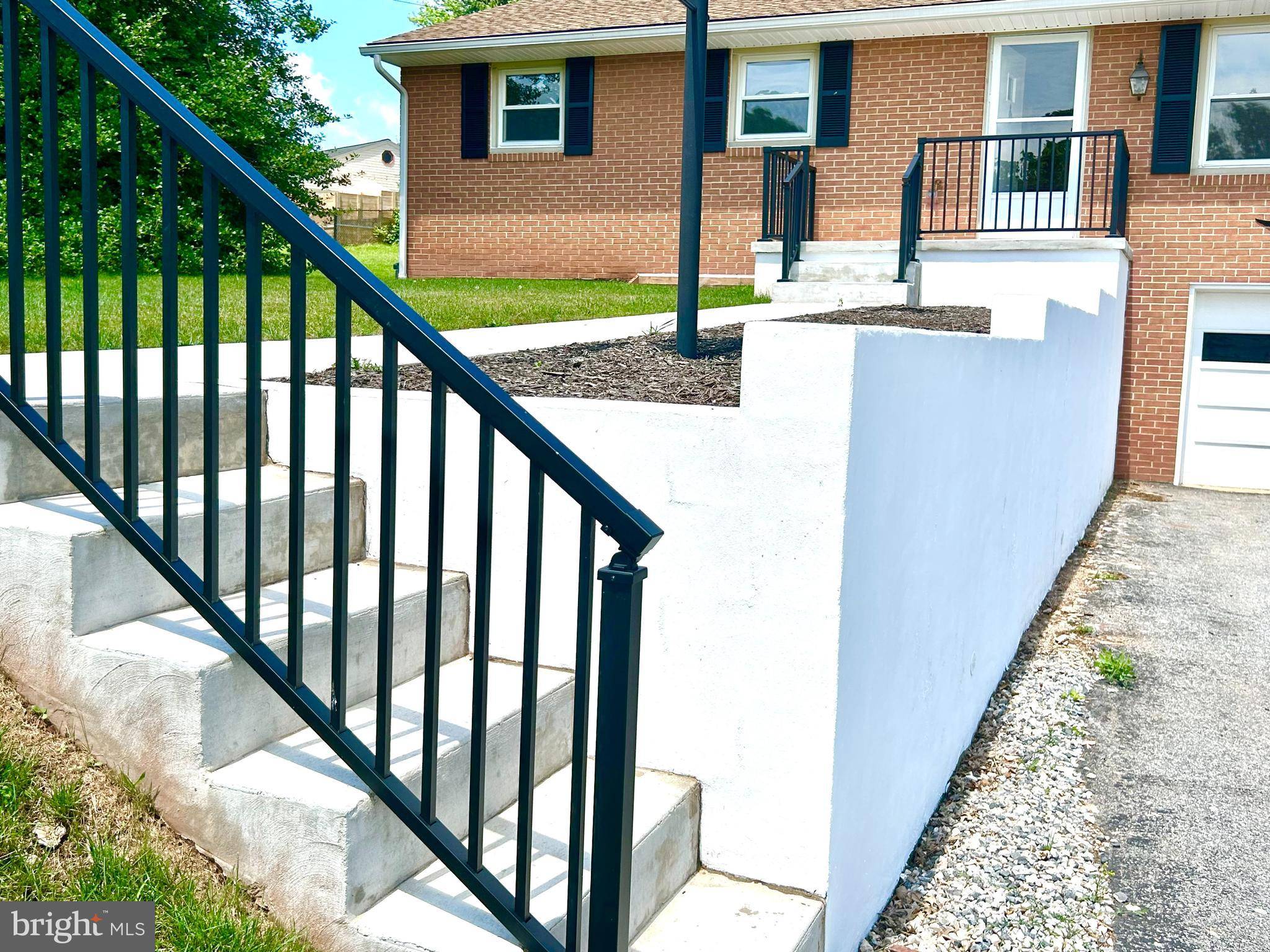 Dover, PA 17315,1655 OAK LN