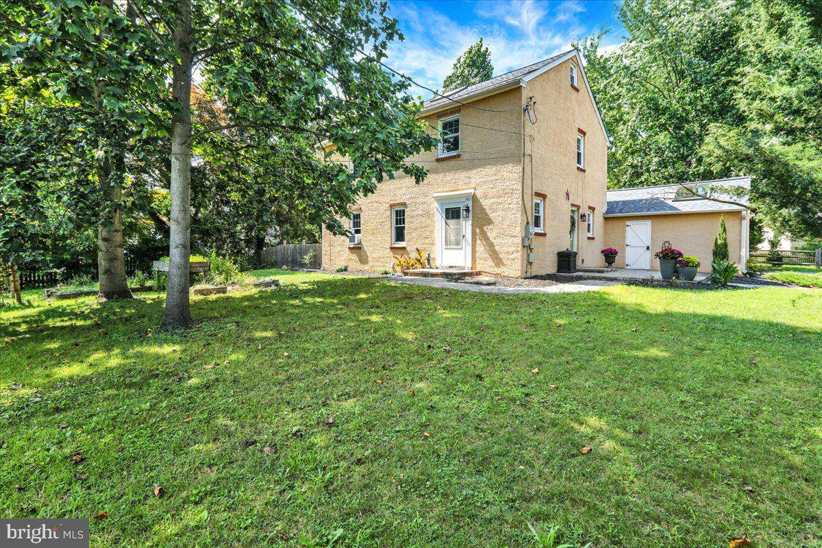 Phoenixville, PA 19460,913 VALLEY FORGE RD