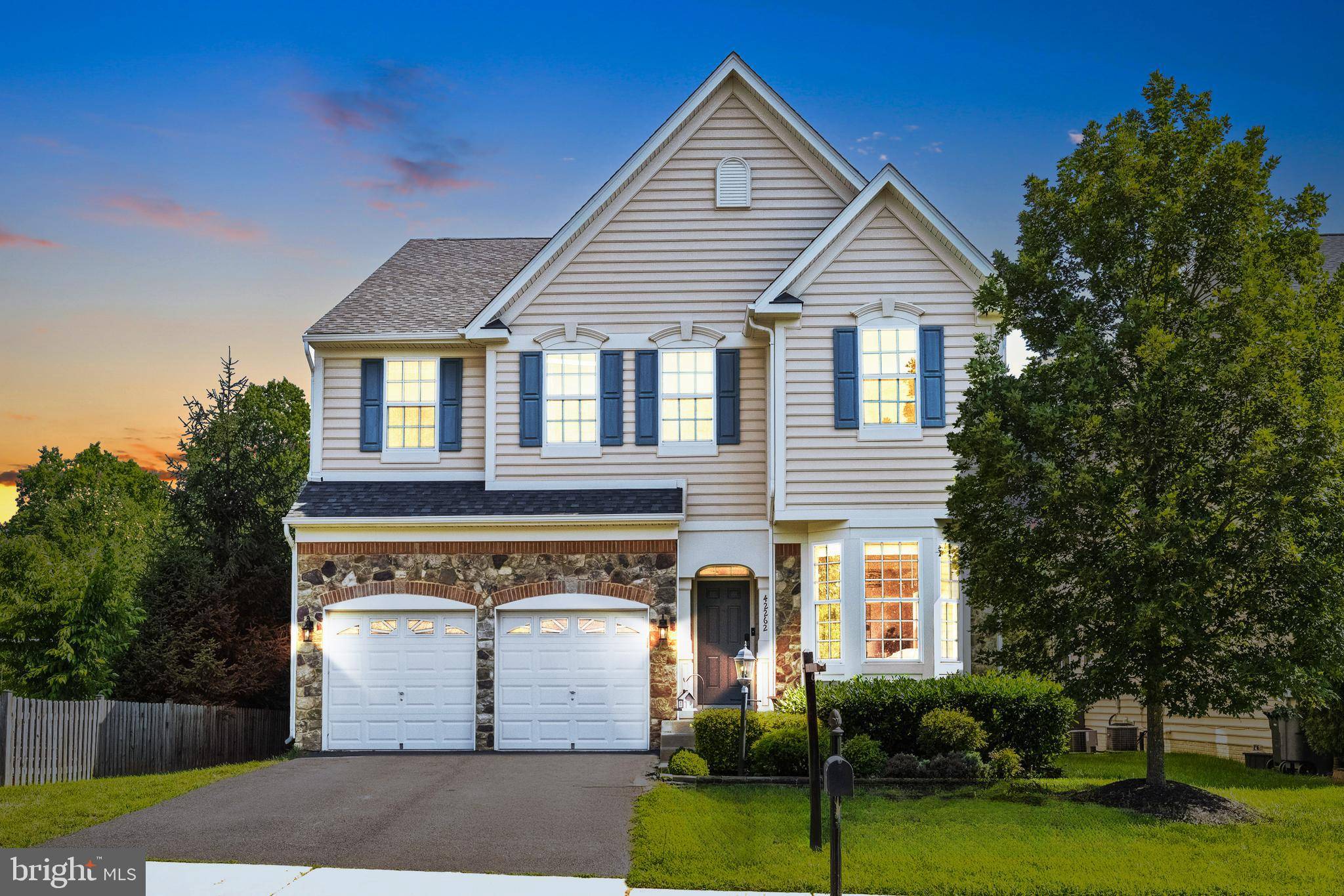 Chantilly, VA 20152,42262 SAND PINE PL